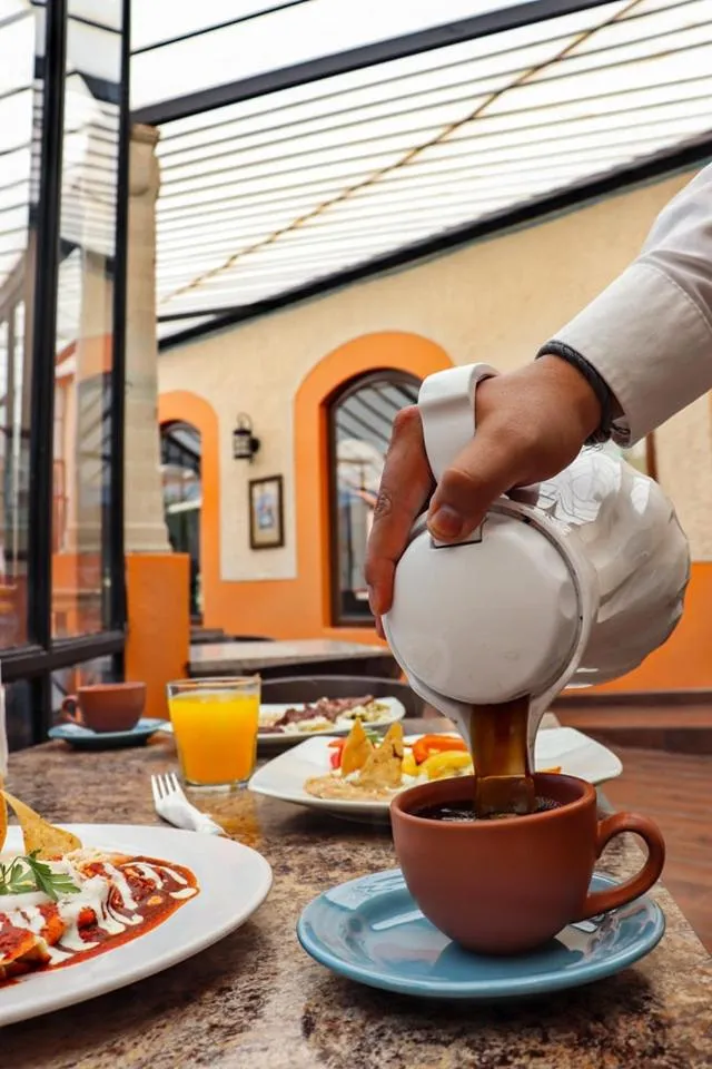 Restaurant/places to eat in Hotel Paseo de la Presa