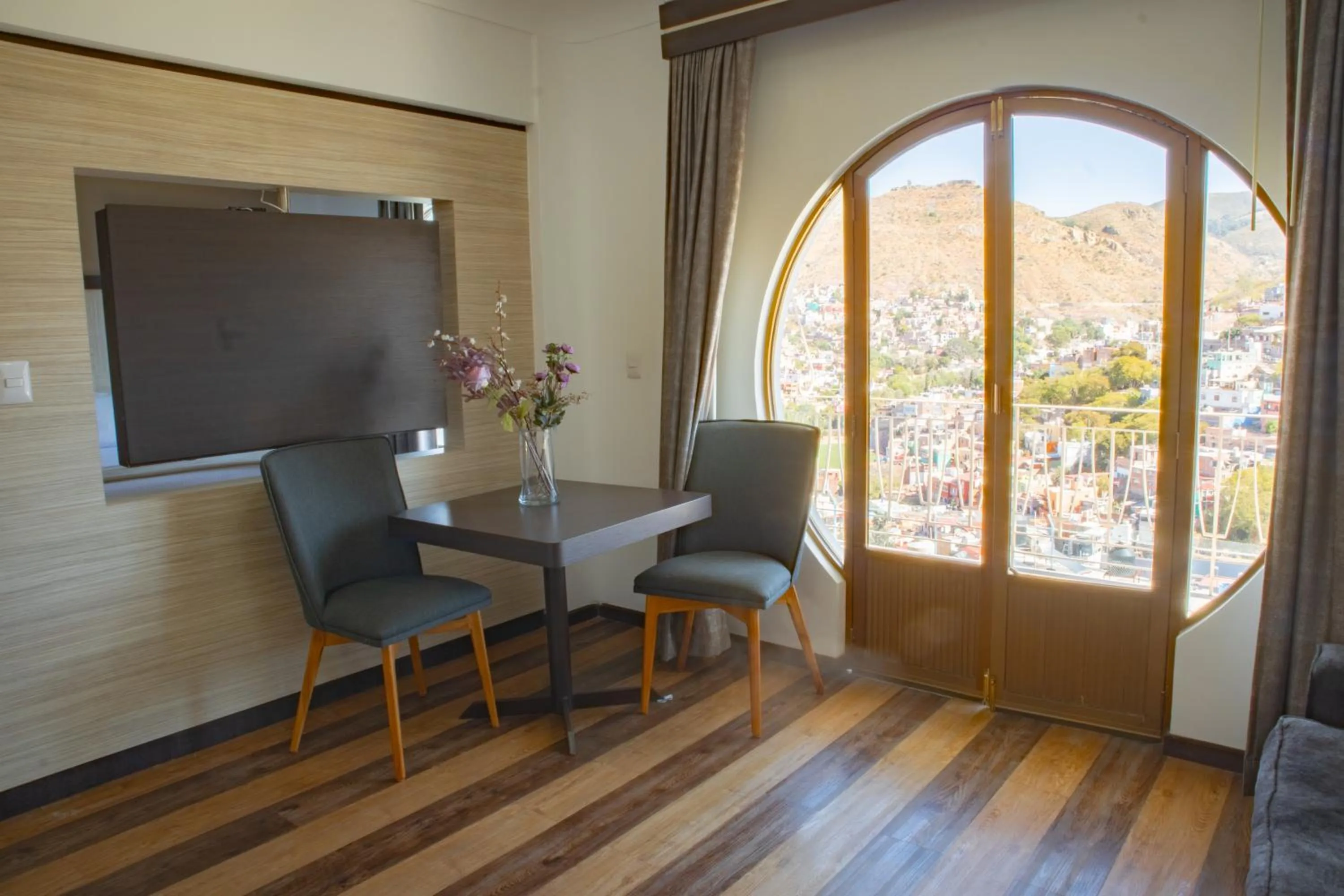 Hotel Paseo de la Presa