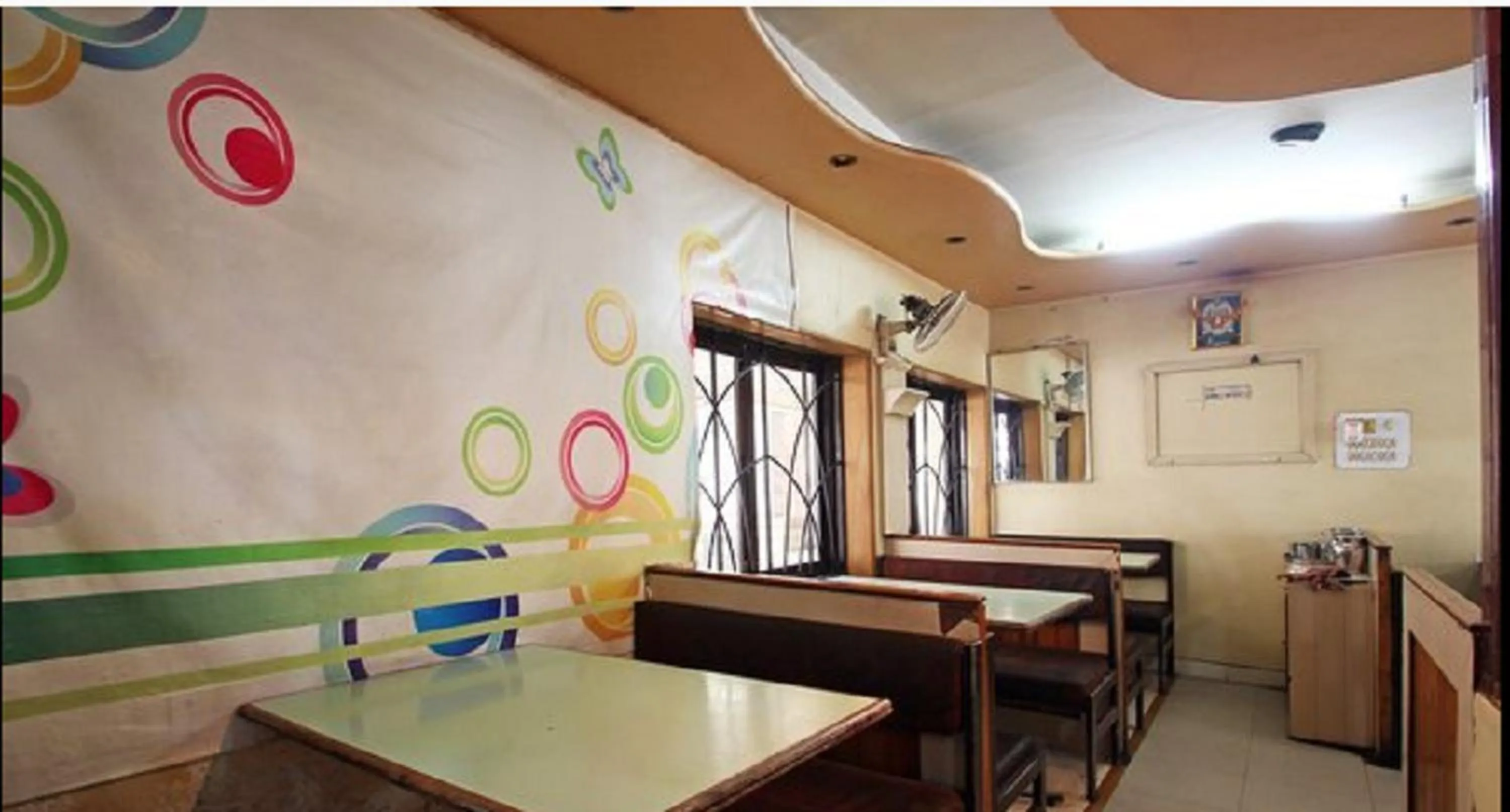 Restaurant/places to eat in Hotel Vaishali