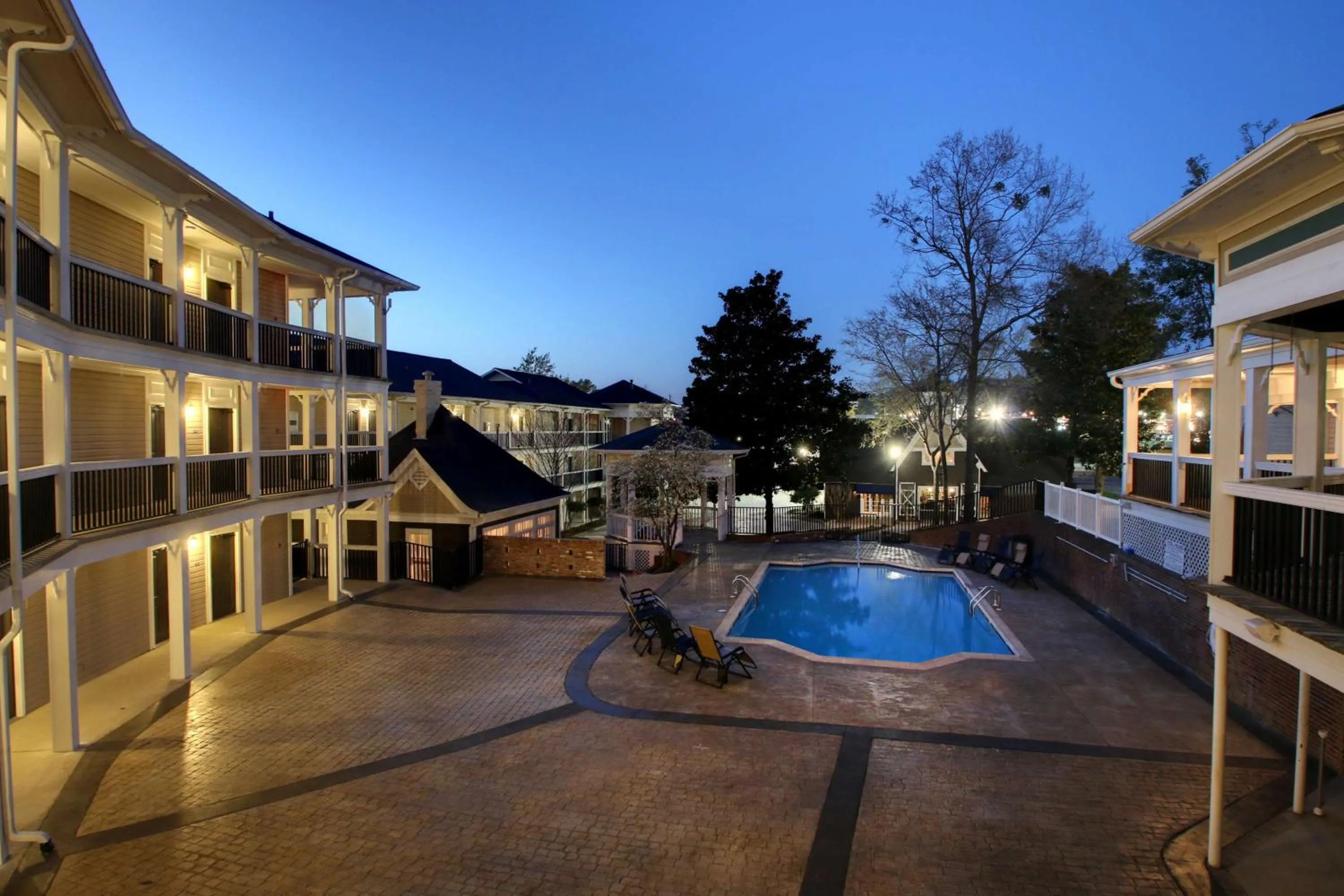 Pool view in Hotel Finial BW Premier Collection Oxford - Anniston