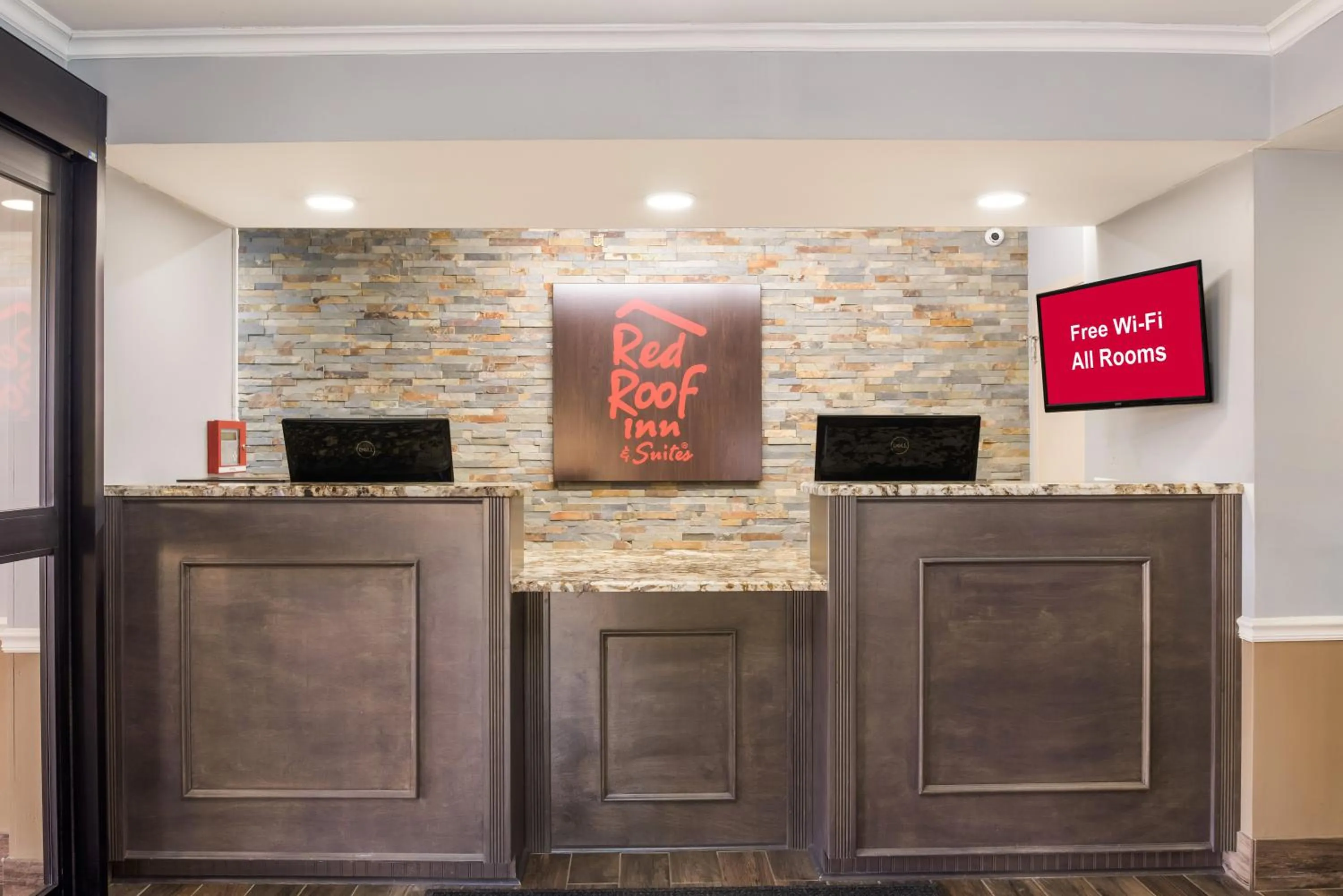 Lobby or reception in Red Roof Inn & Suites Athens, AL