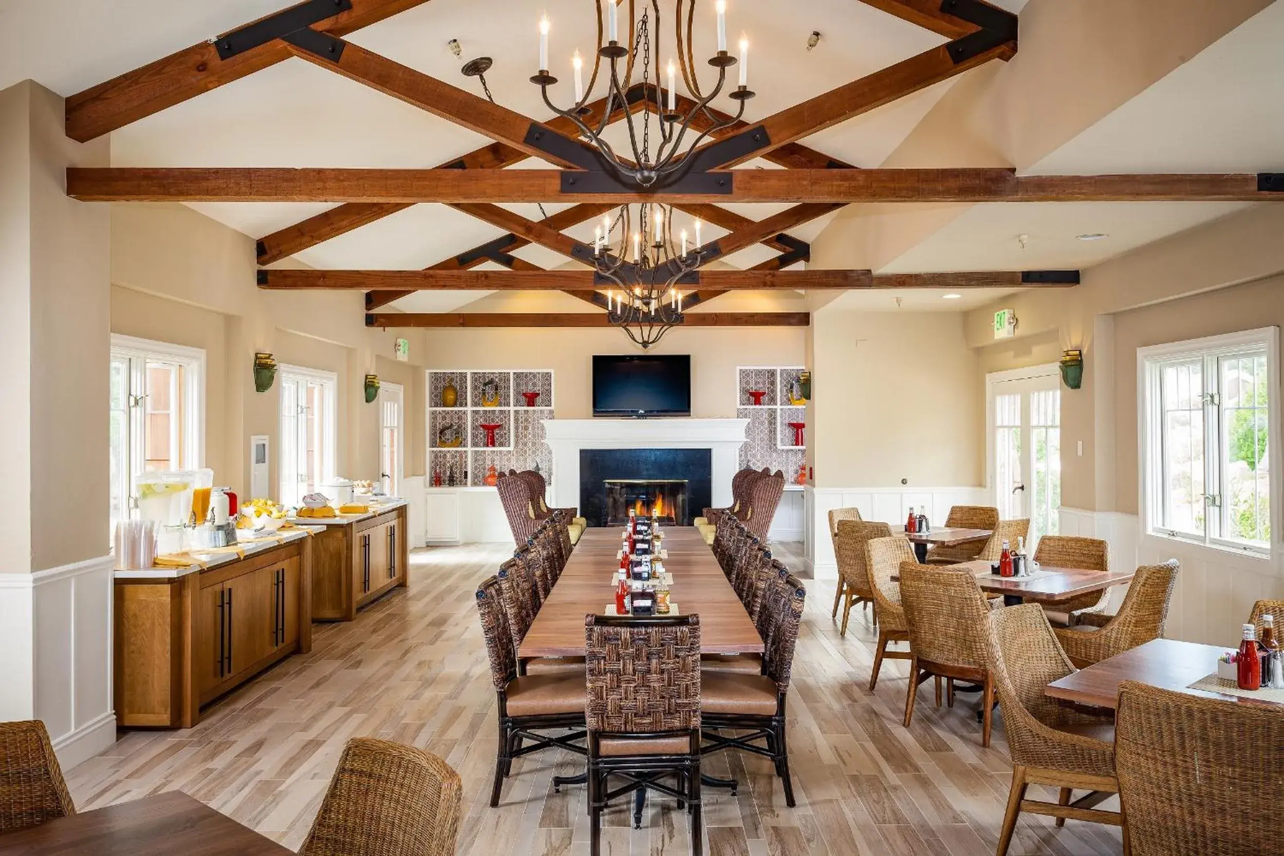 Deluxe King Room in Lighthouse Lodge & Cottages Deluxe King Room in Lighthouse Lodge & Cottages