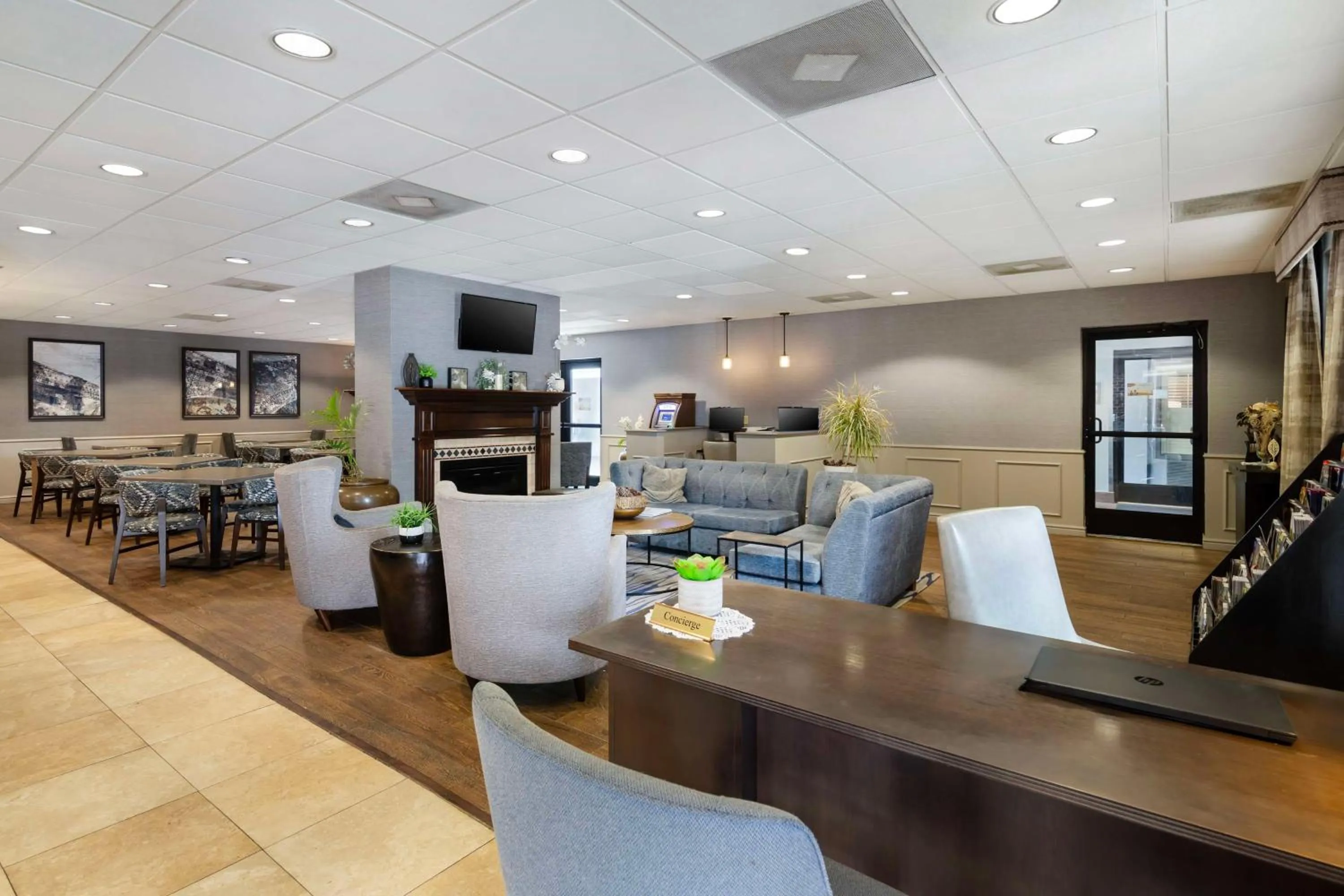 Lobby or reception in Best Western Savannah Historic District