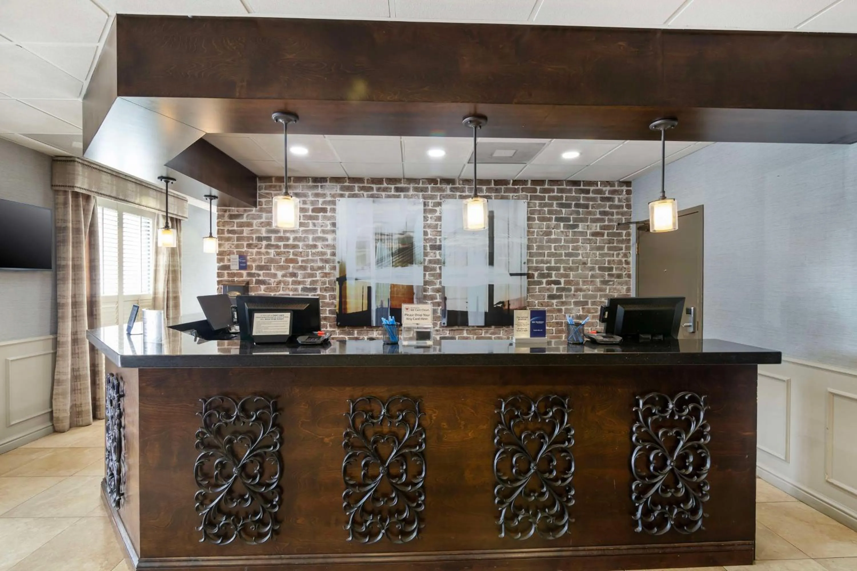 Lobby or reception in Best Western Savannah Historic District