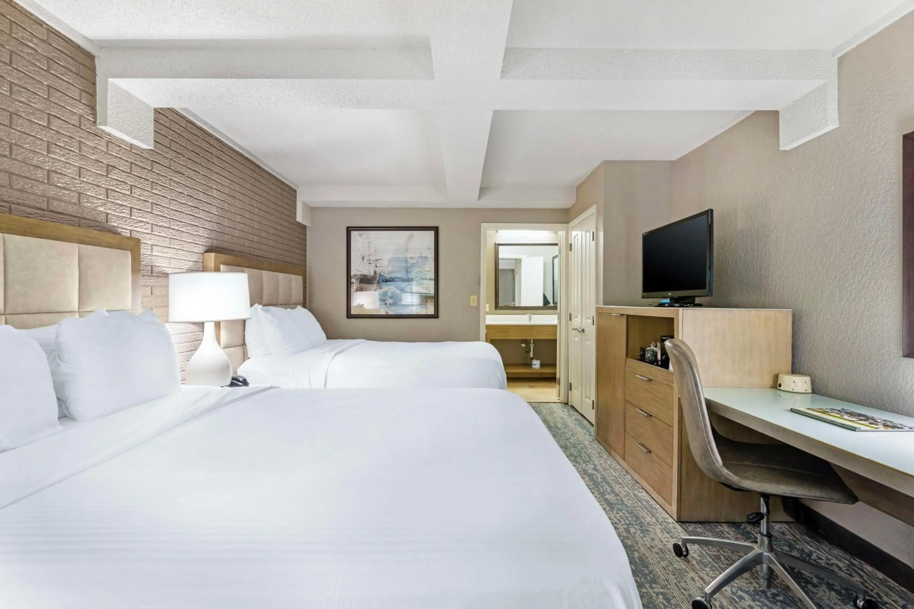 Bedroom, Bed in Best Western Savannah Historic District