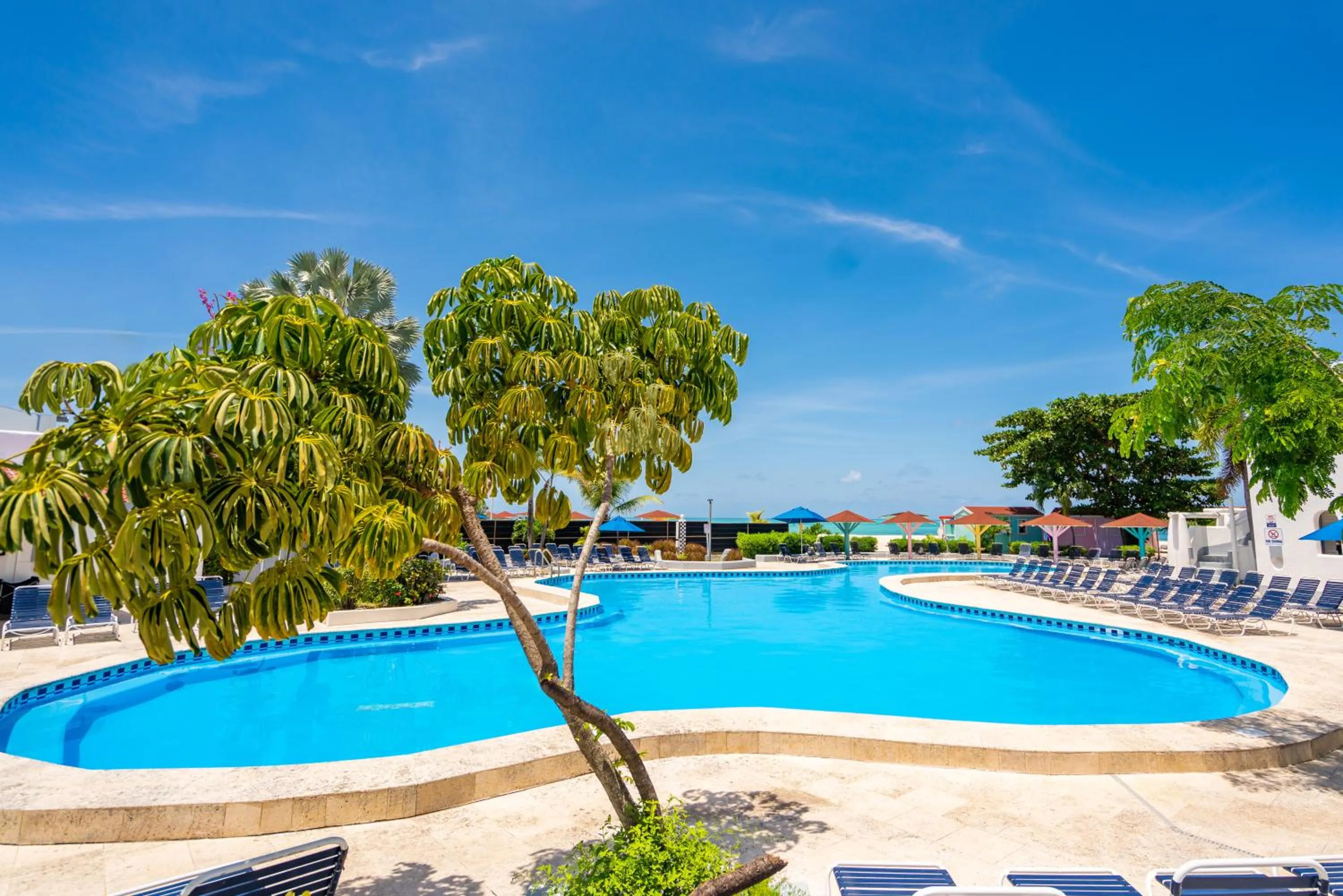 Swimming pool in Jolly Beach Antigua - All Inclusive