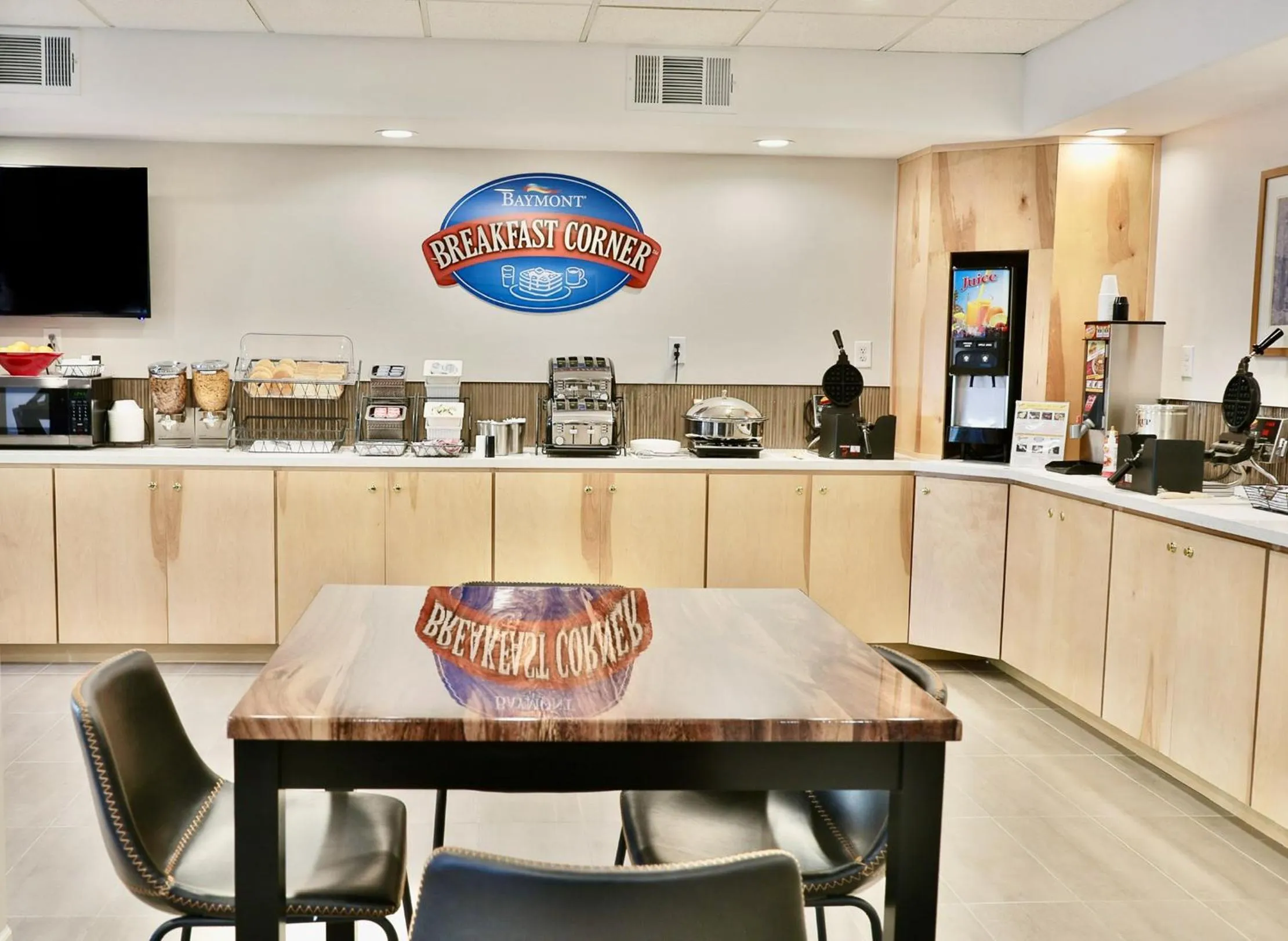 Lobby or reception in Baymont by Wyndham Tucson Airport