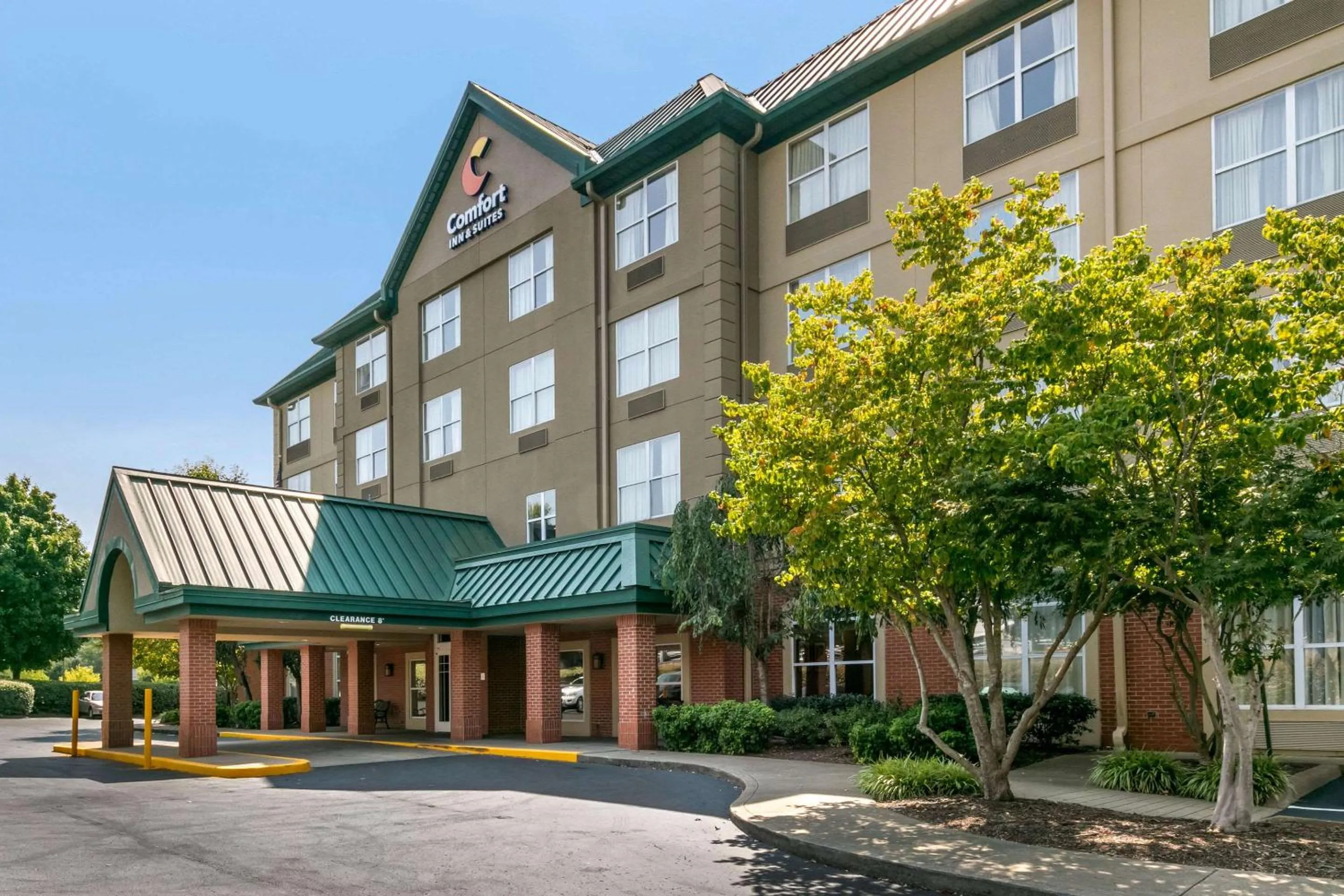 Property building in Comfort Inn & Suites Nashville Franklin Cool Springs