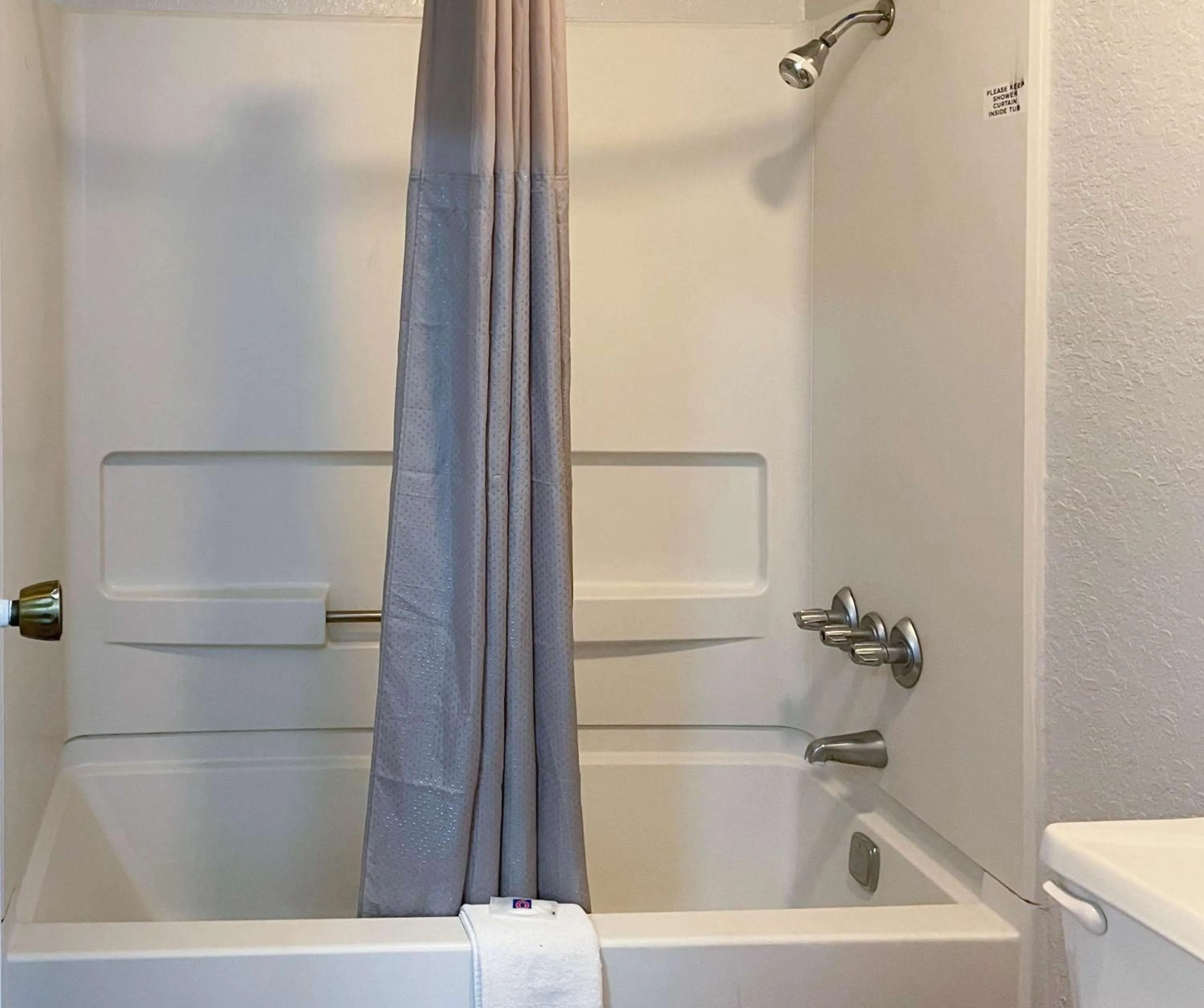 Bedroom in Motel 6-Atlanta, TX