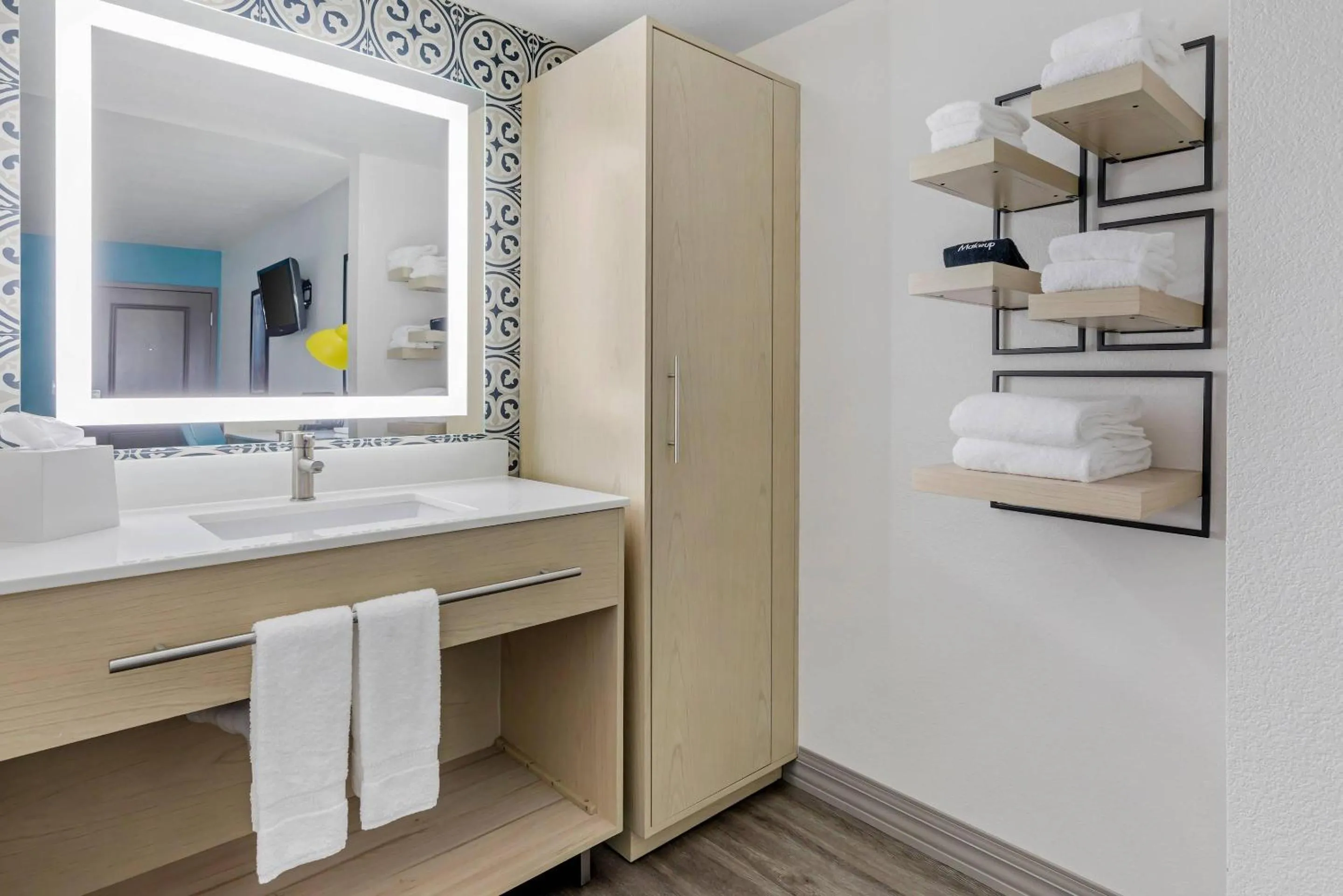 Bedroom in Hillstone Inn Tulare, an Ascend Collection Hotel