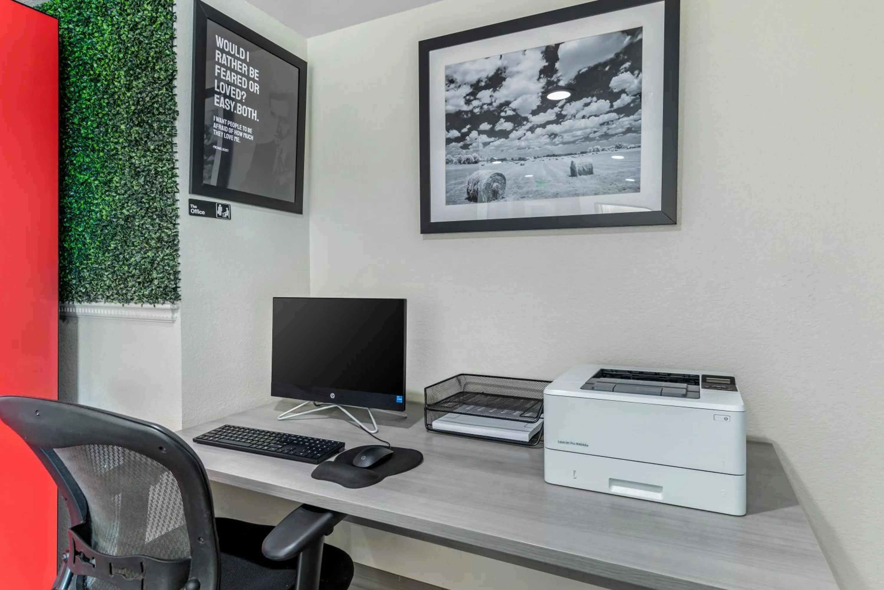 Business facilities in Hillstone Inn Tulare, an Ascend Collection Hotel