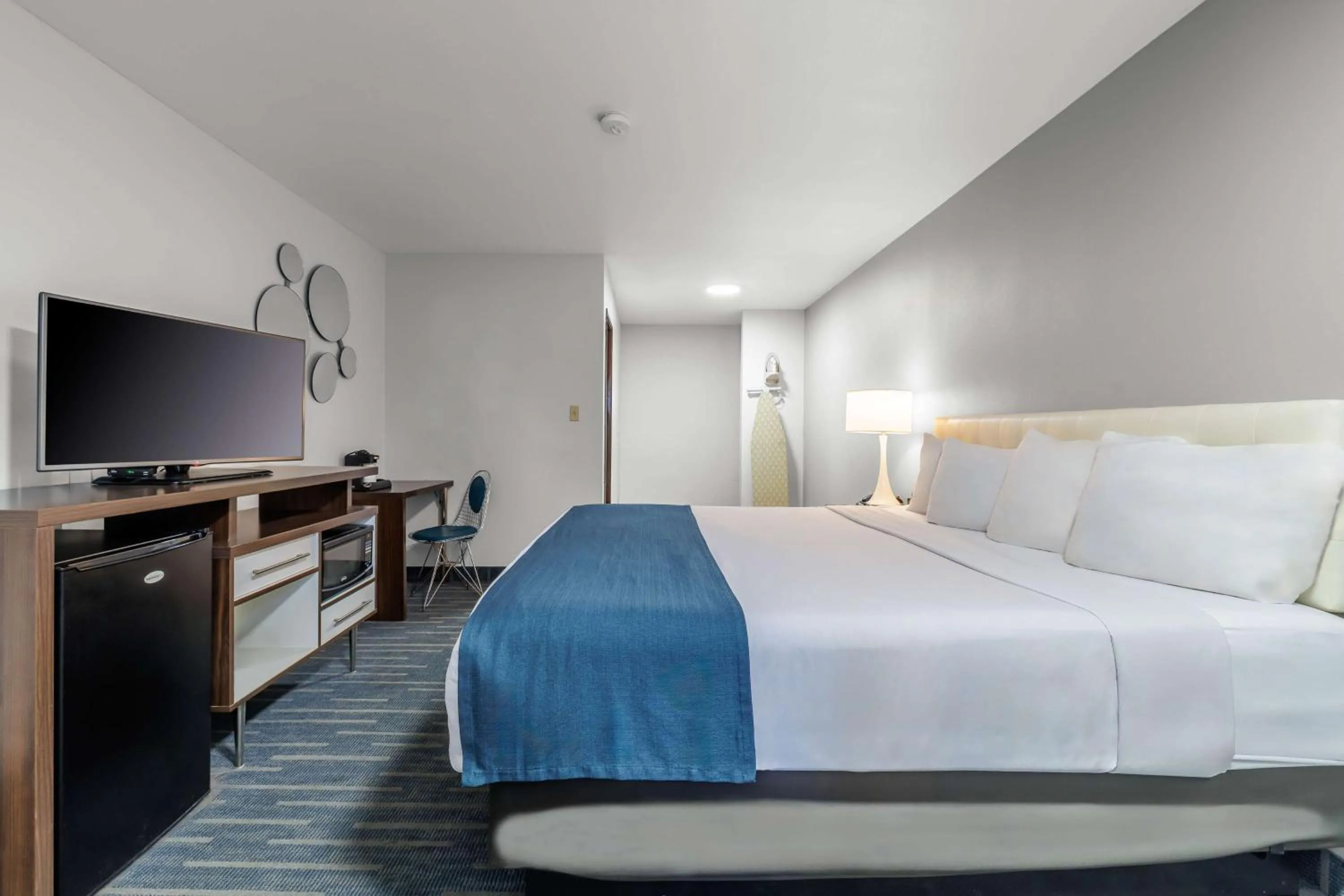 Bed in Studio 6 Suites Flagstaff AZ