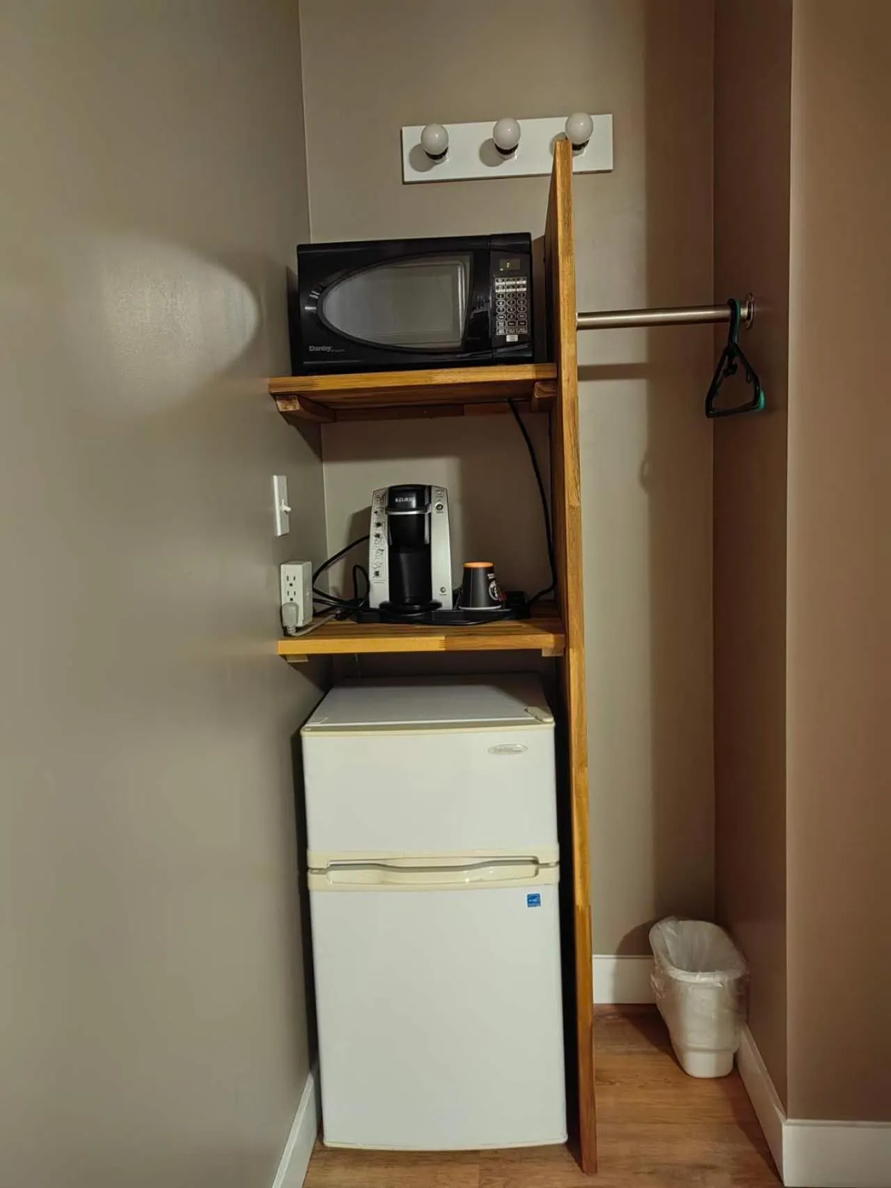 minibar in Harbour Light Motel