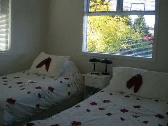 Twin Room with Garden View in Island View B&B Twin Room with Garden View in Island View B&B