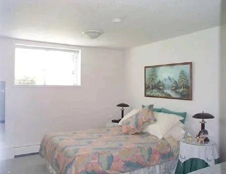 Bed in Island View B&B