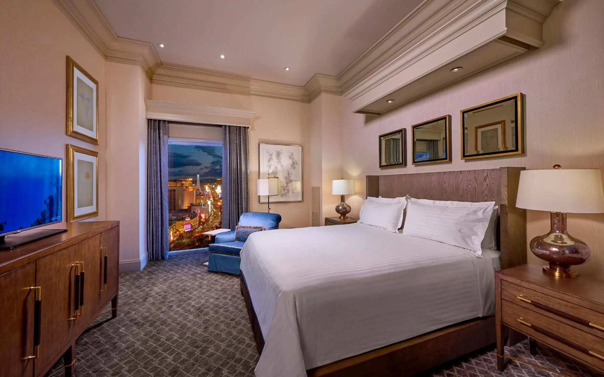 Strip View King Room or Queen Room with Two Queen Beds in Treasure Island - TI Las Vegas Hotel & Casino Strip View King Room or Queen Room with Two Queen Beds in Treasure Island - TI Las Vegas Hotel & Casino