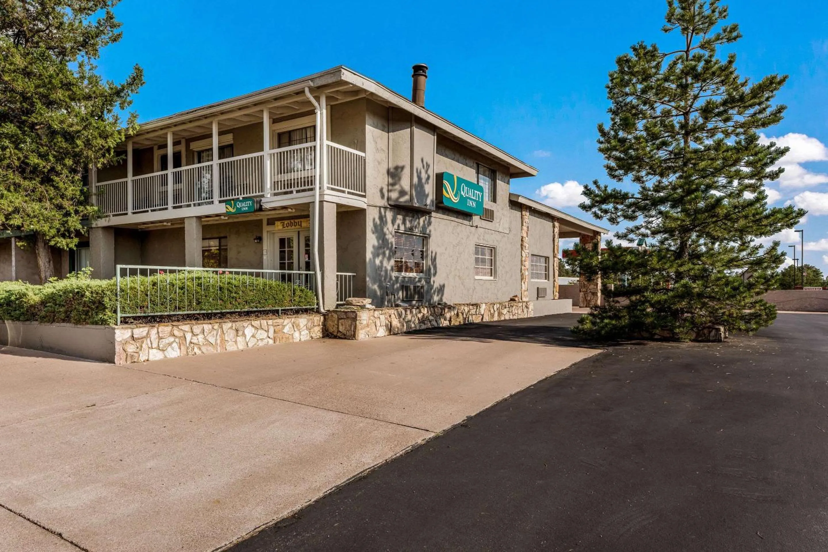 Property building in Quality Inn Payson