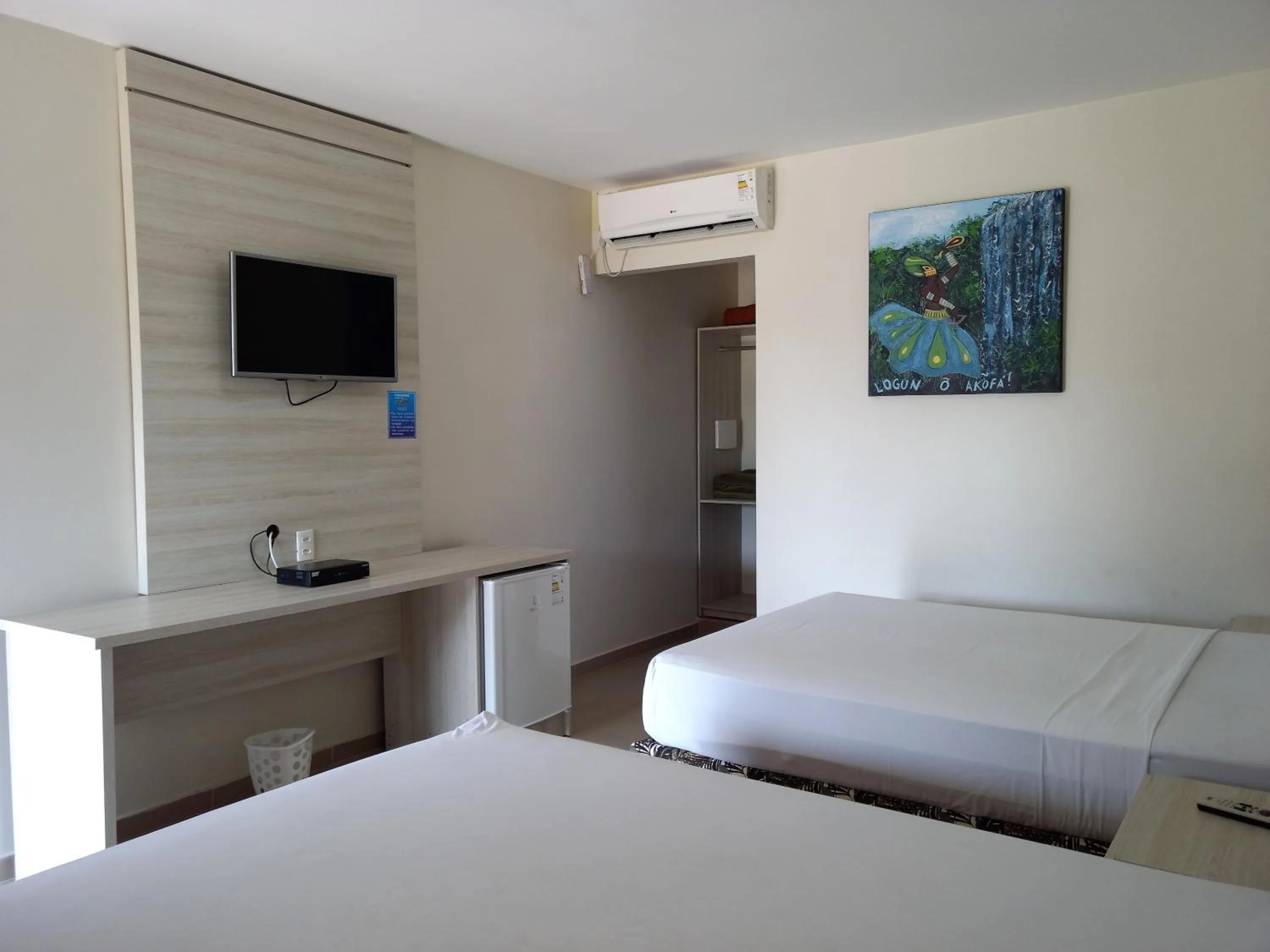 Photo of the whole room, Bed in Jardim dos Orixás