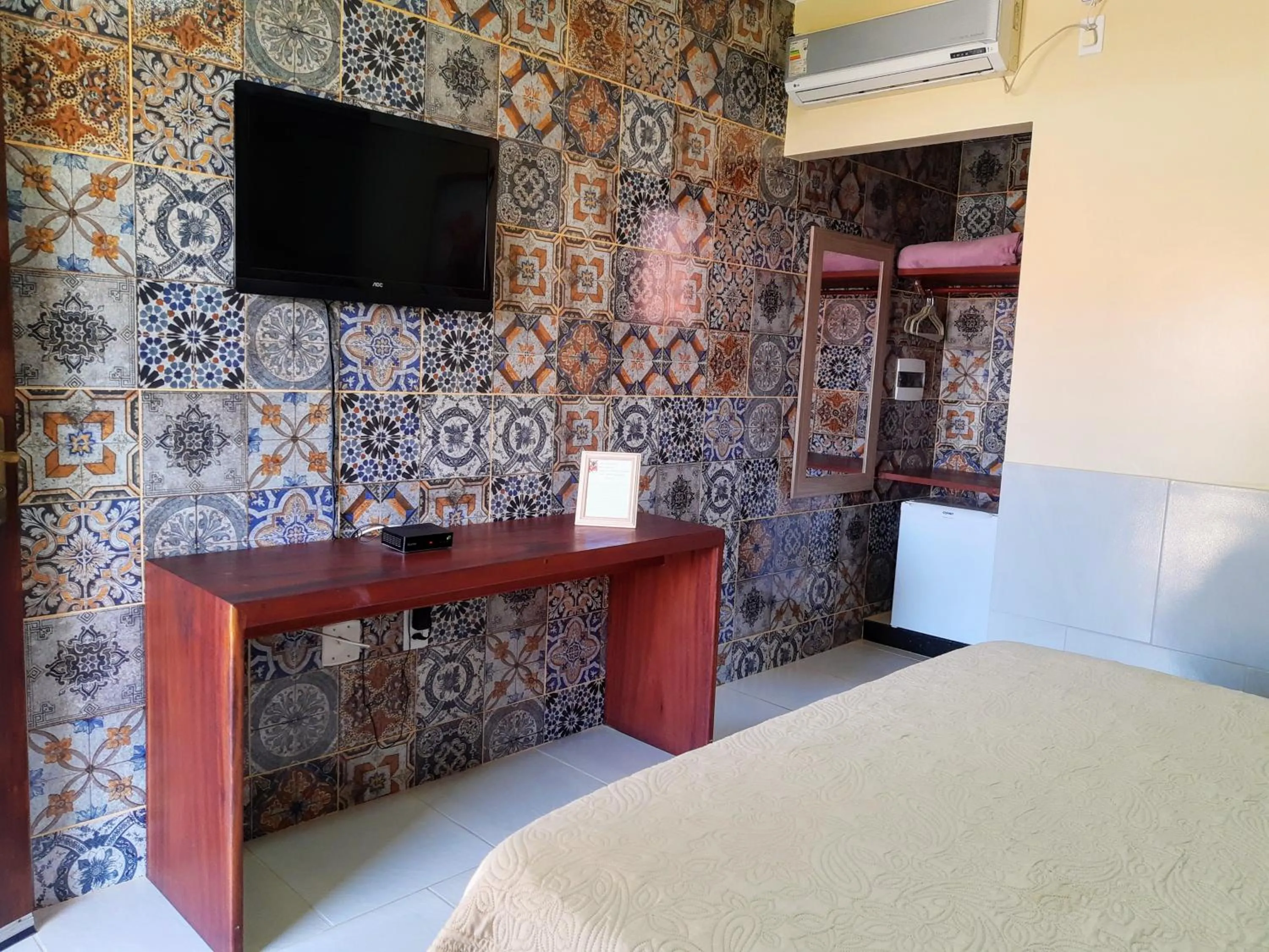 Photo of the whole room, Bed in Jardim dos Orixás