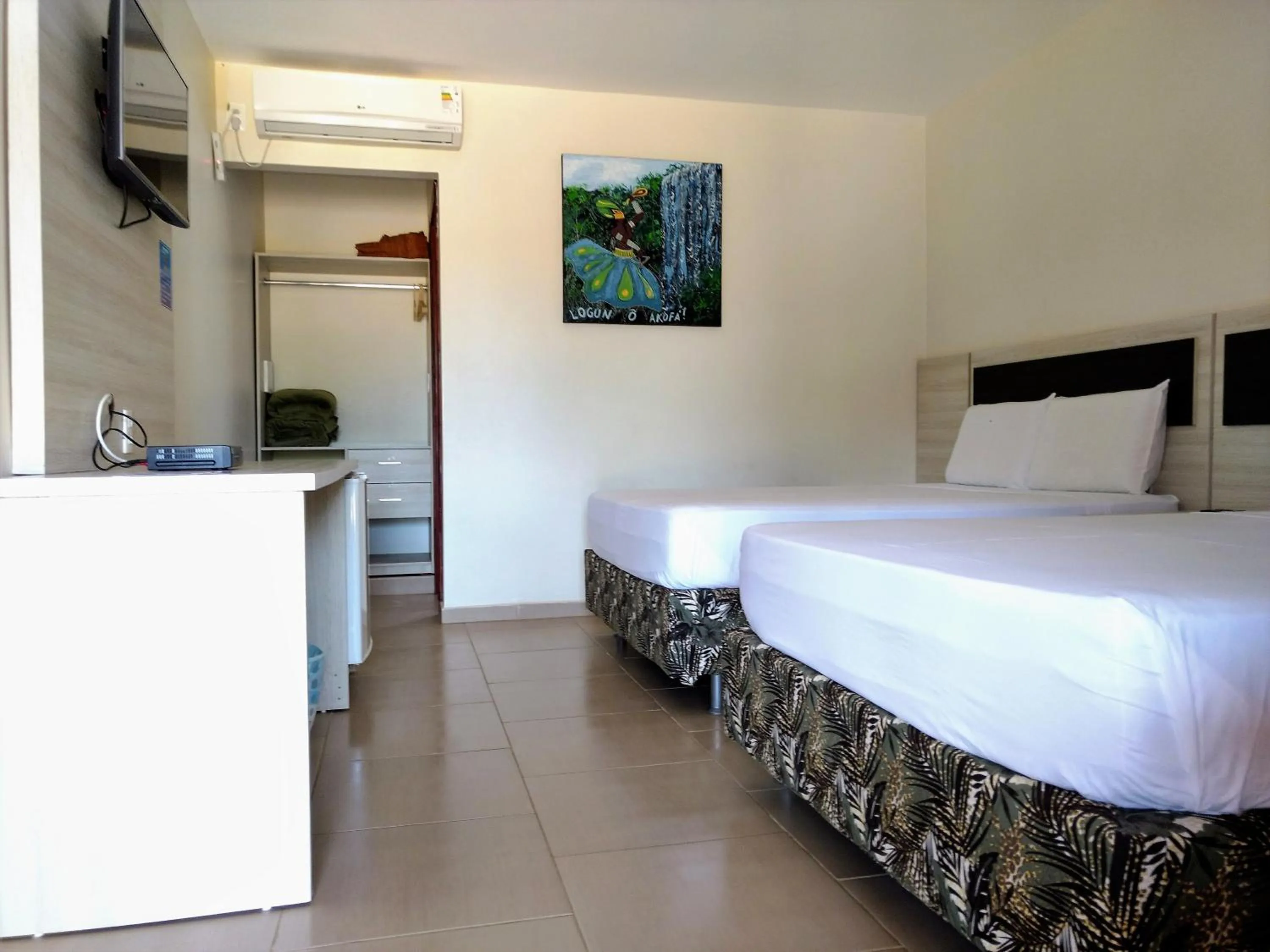 Photo of the whole room, Bed in Jardim dos Orixás