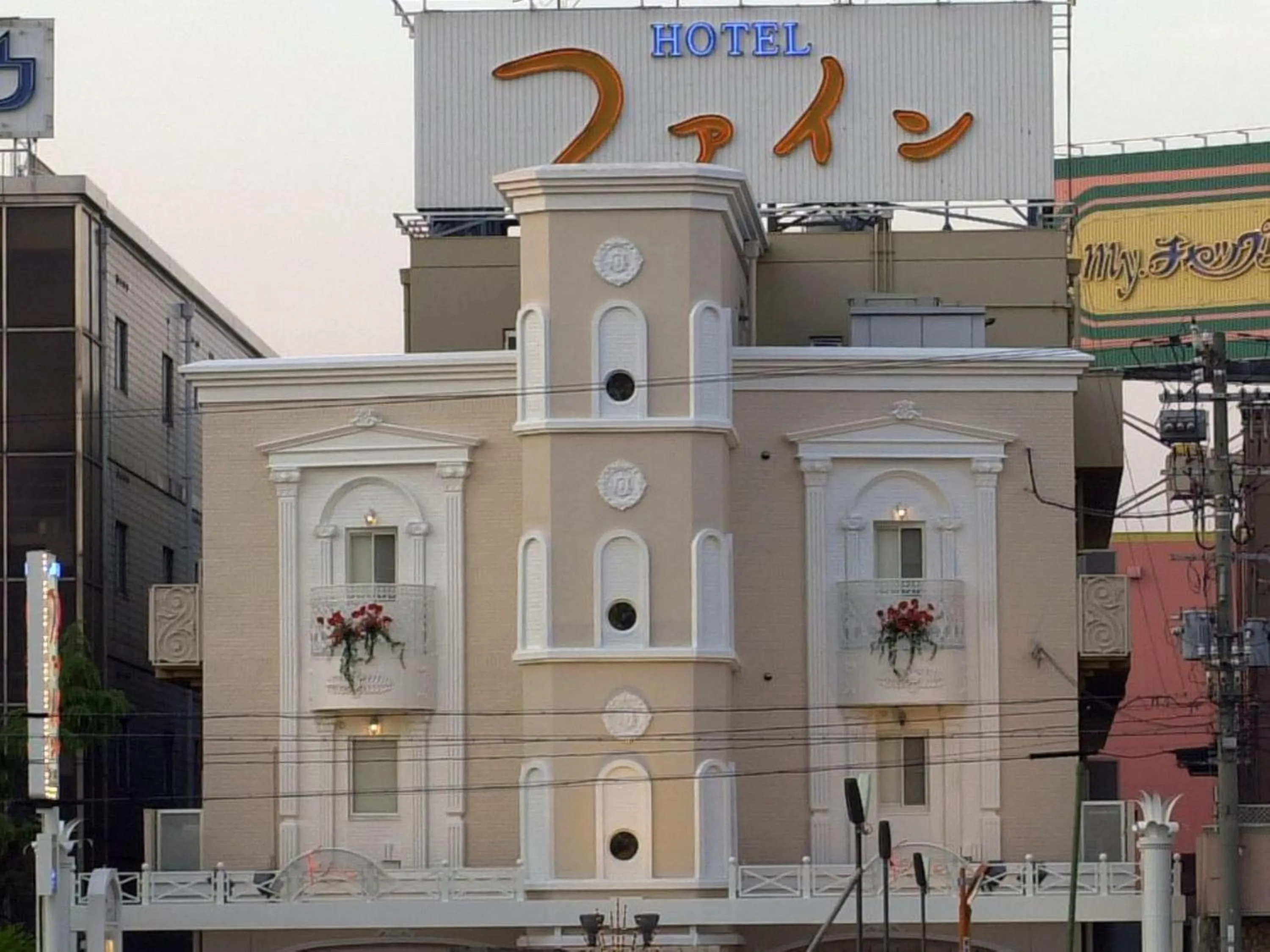 Property building in Hotel Fine Sakai