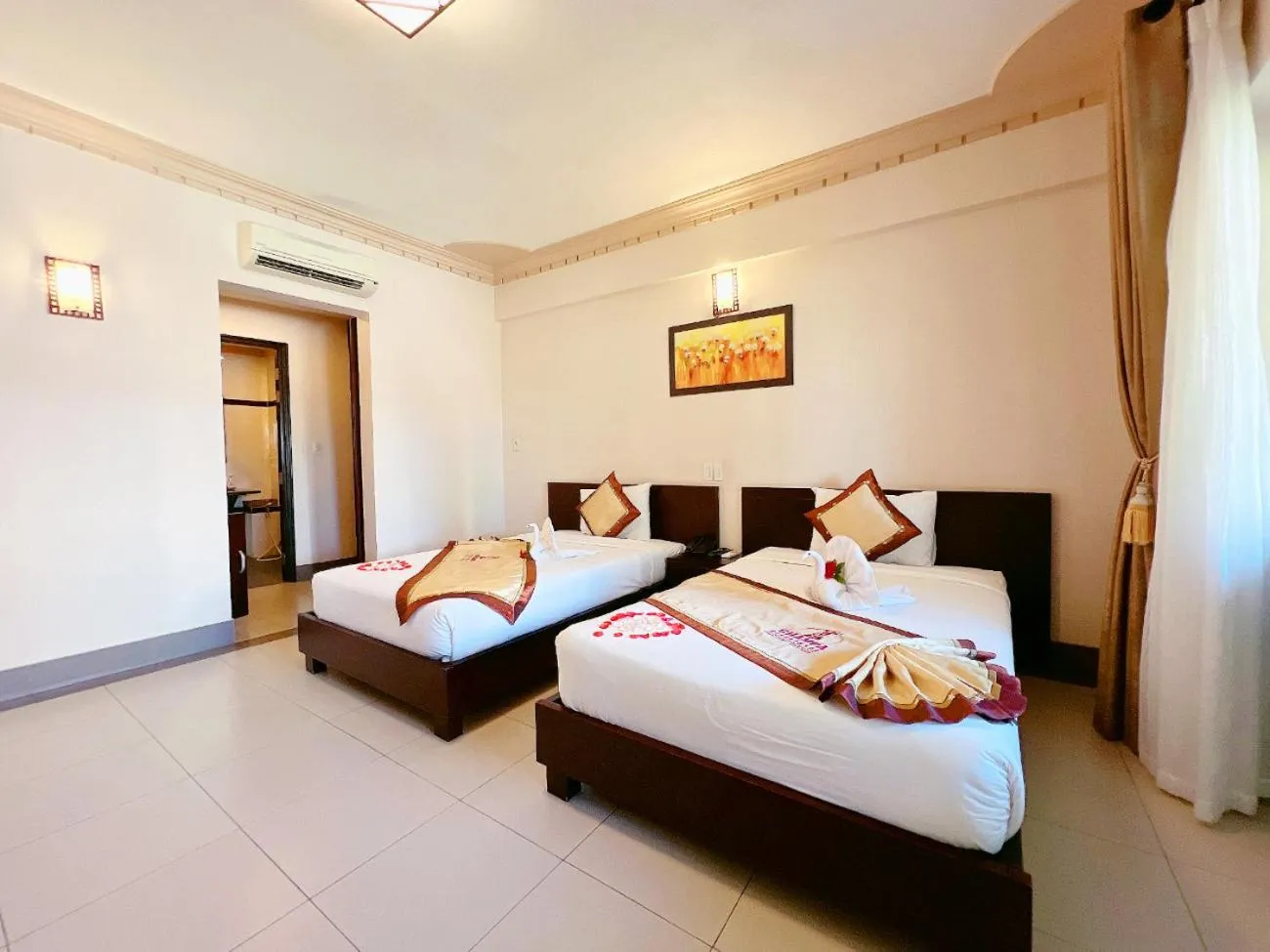 Bed in Champa Resort & Spa