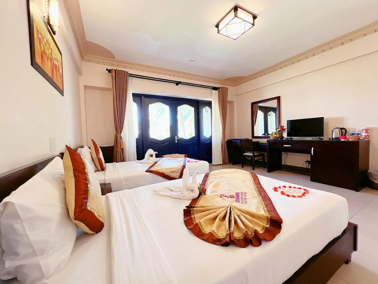 Bed in Champa Resort & Spa