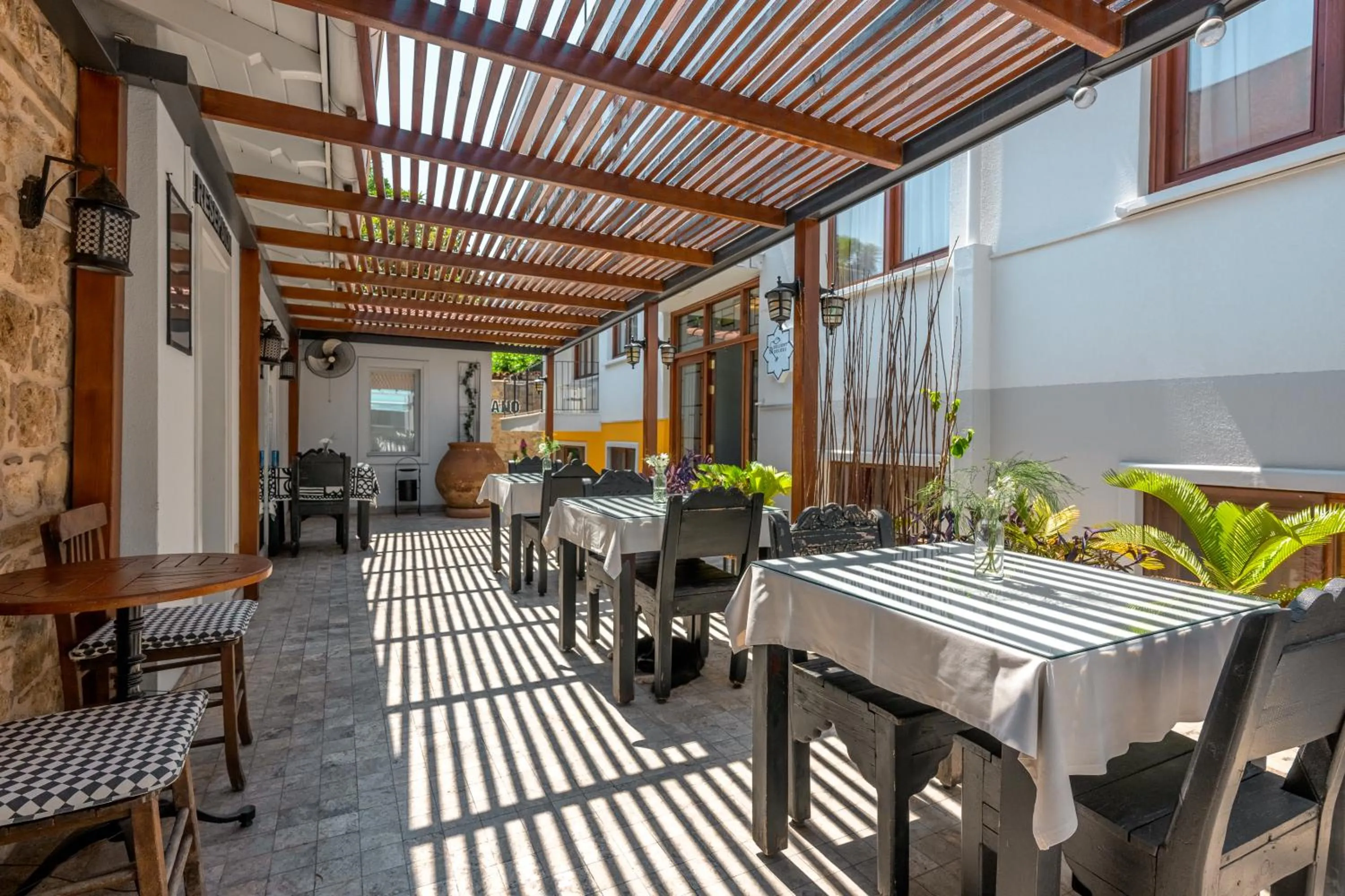 Delight Deluxe Hotel & Spa