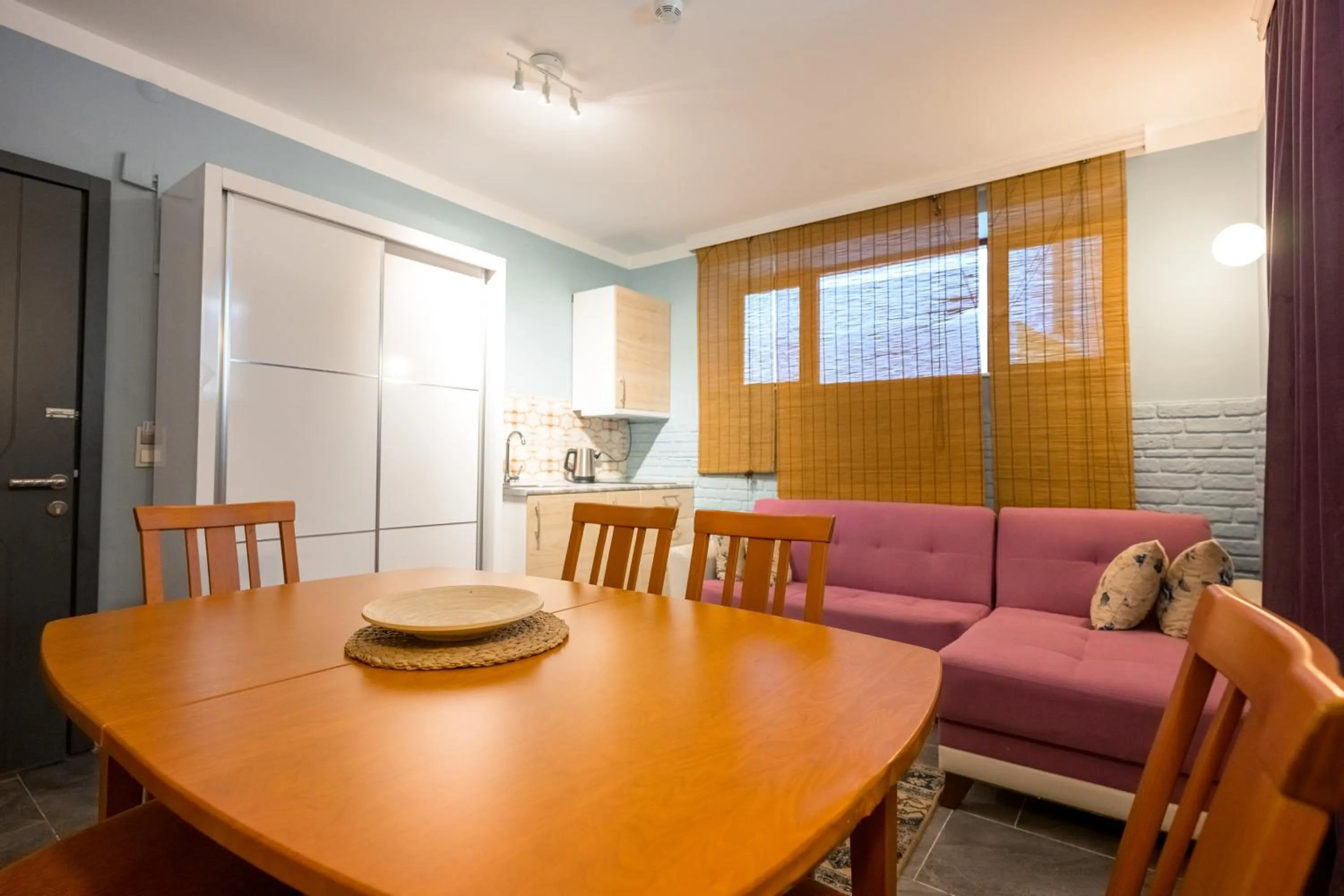 Delight Deluxe Hotel & Spa