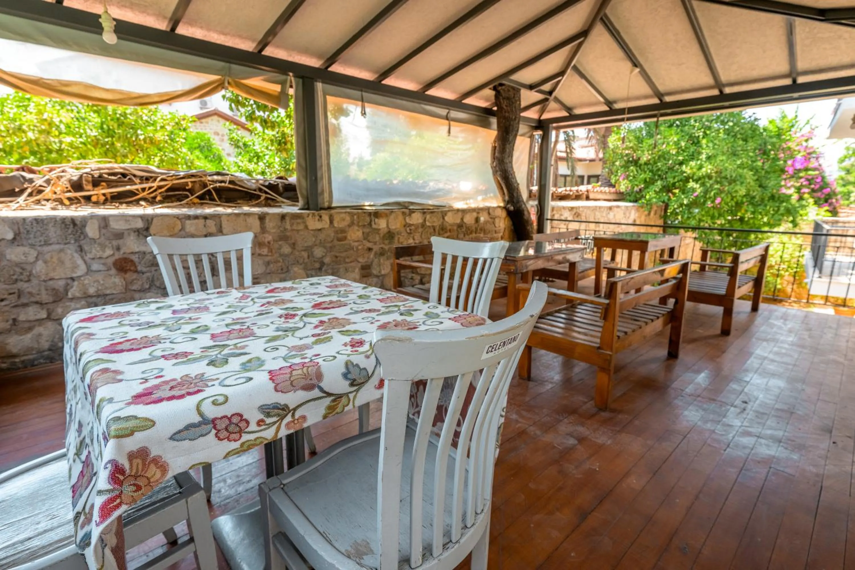 Delight Deluxe Hotel & Spa