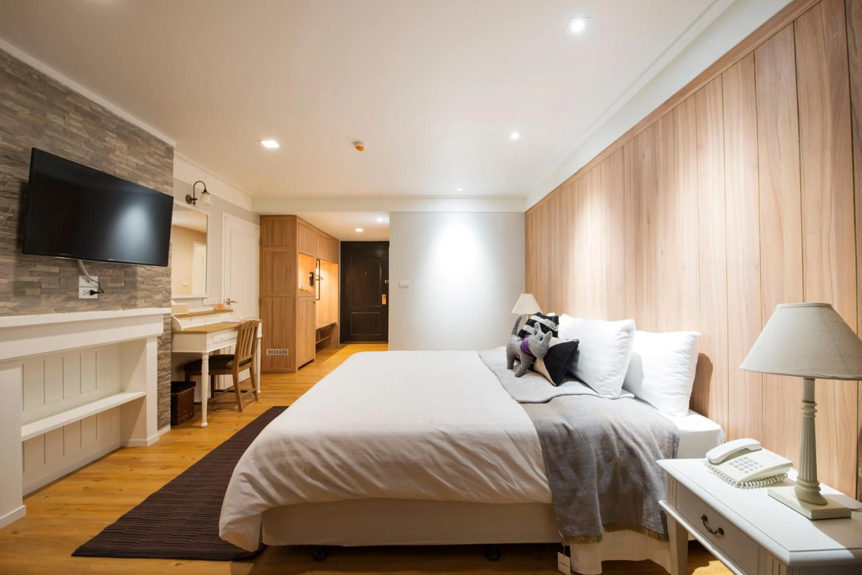 Bed in DoiTung Lodge