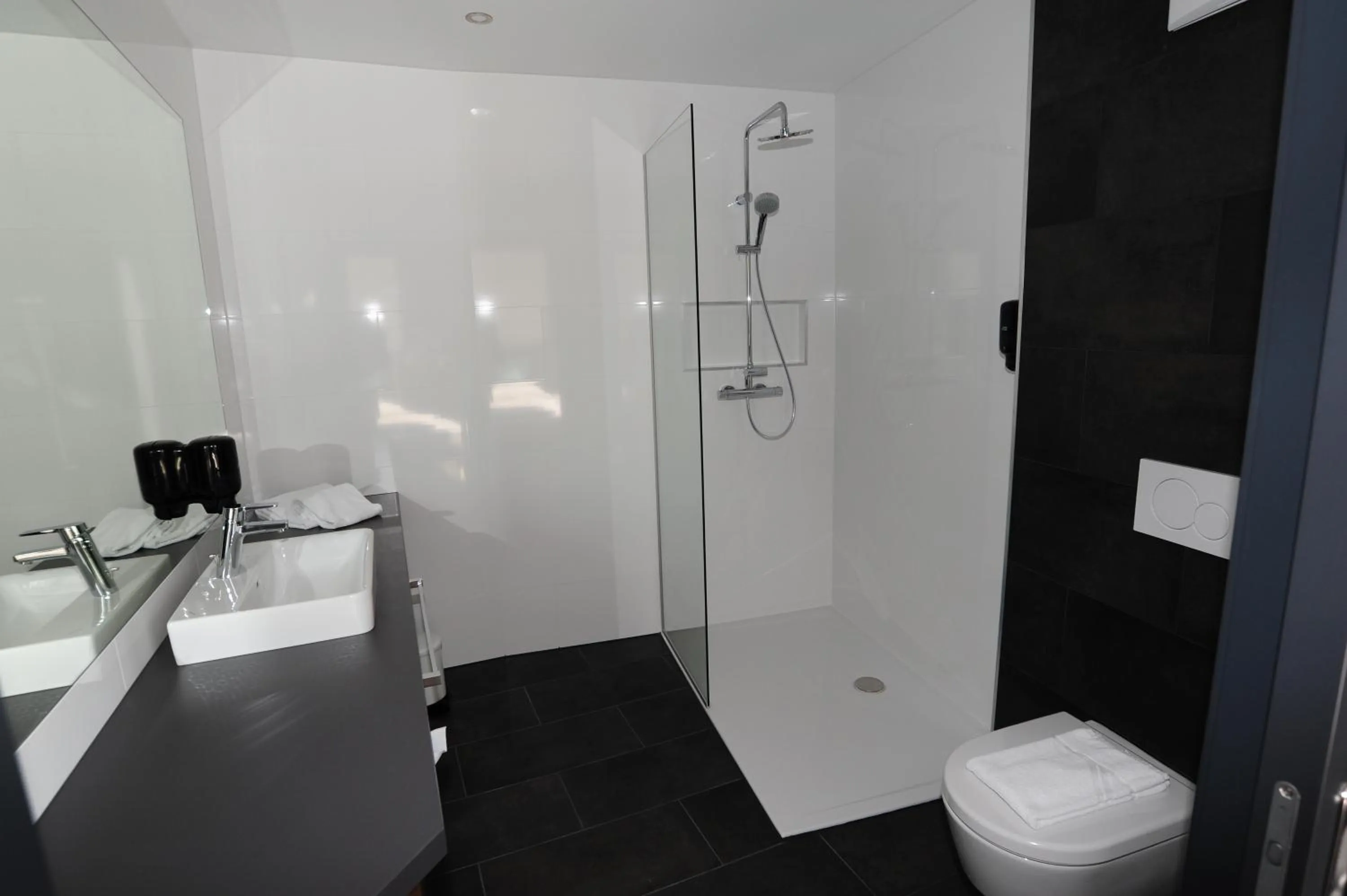 Shower in Hotel Donauhof Mauthausen