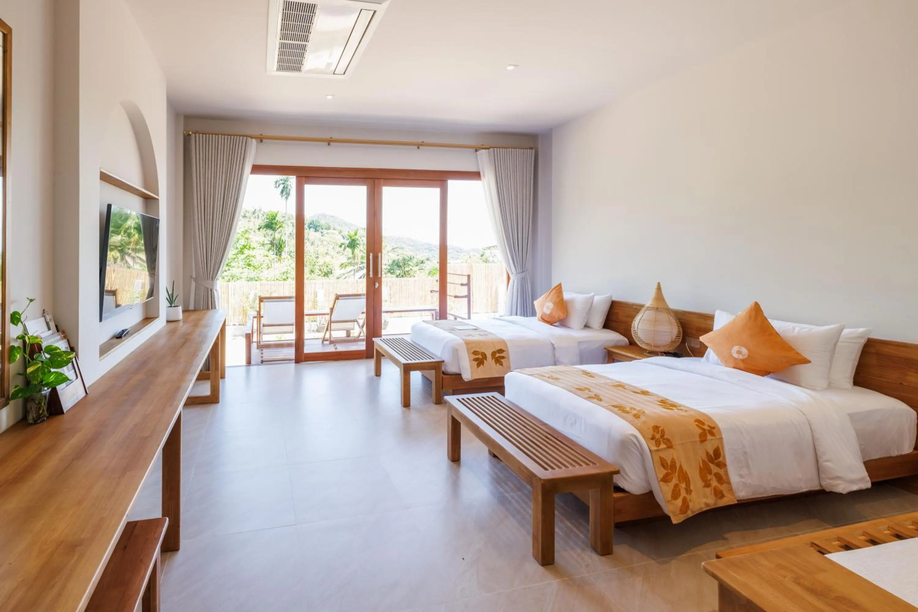 Bedroom, Bed in Ban's Diving Resort