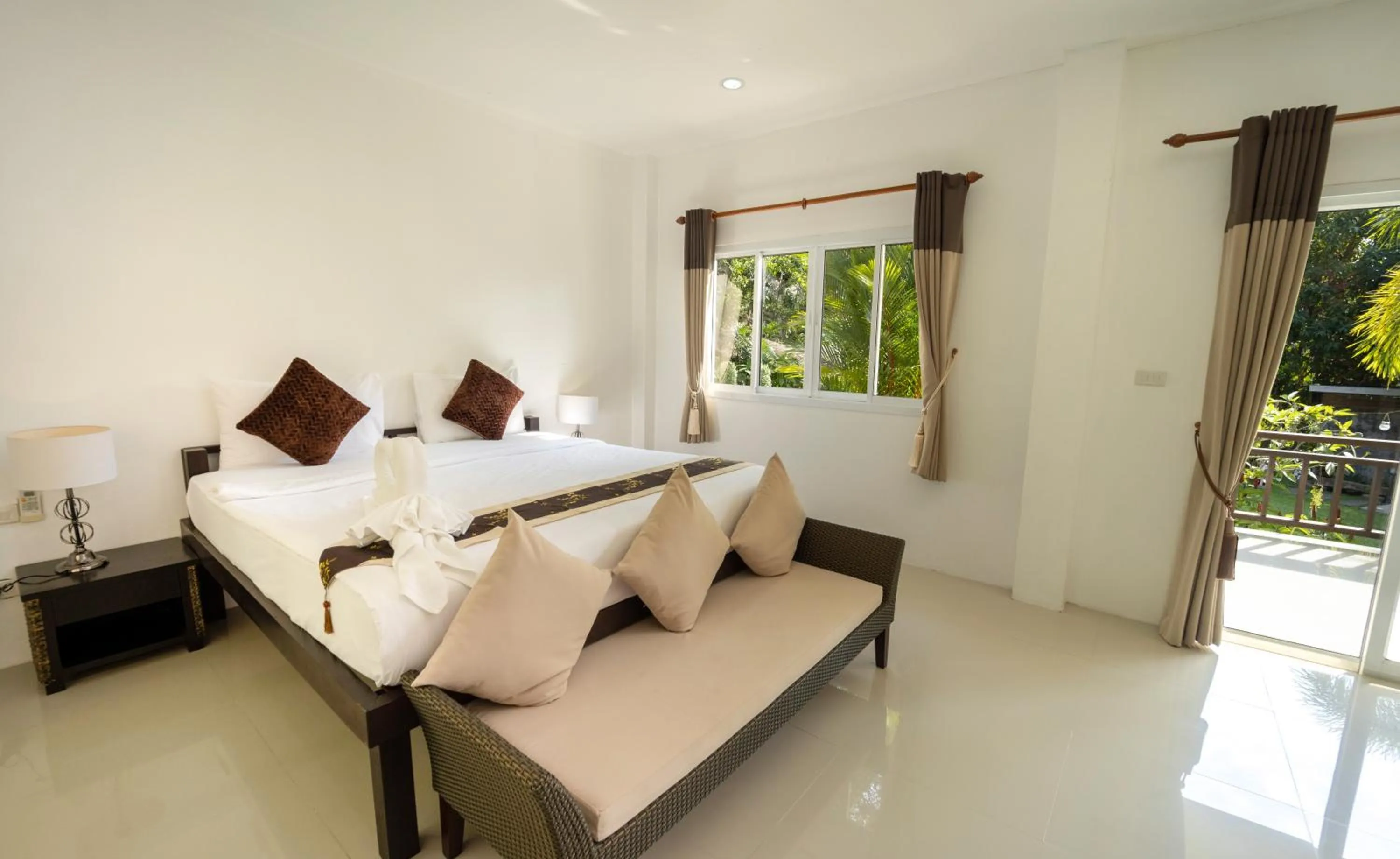 Bed in Ban's Diving Resort