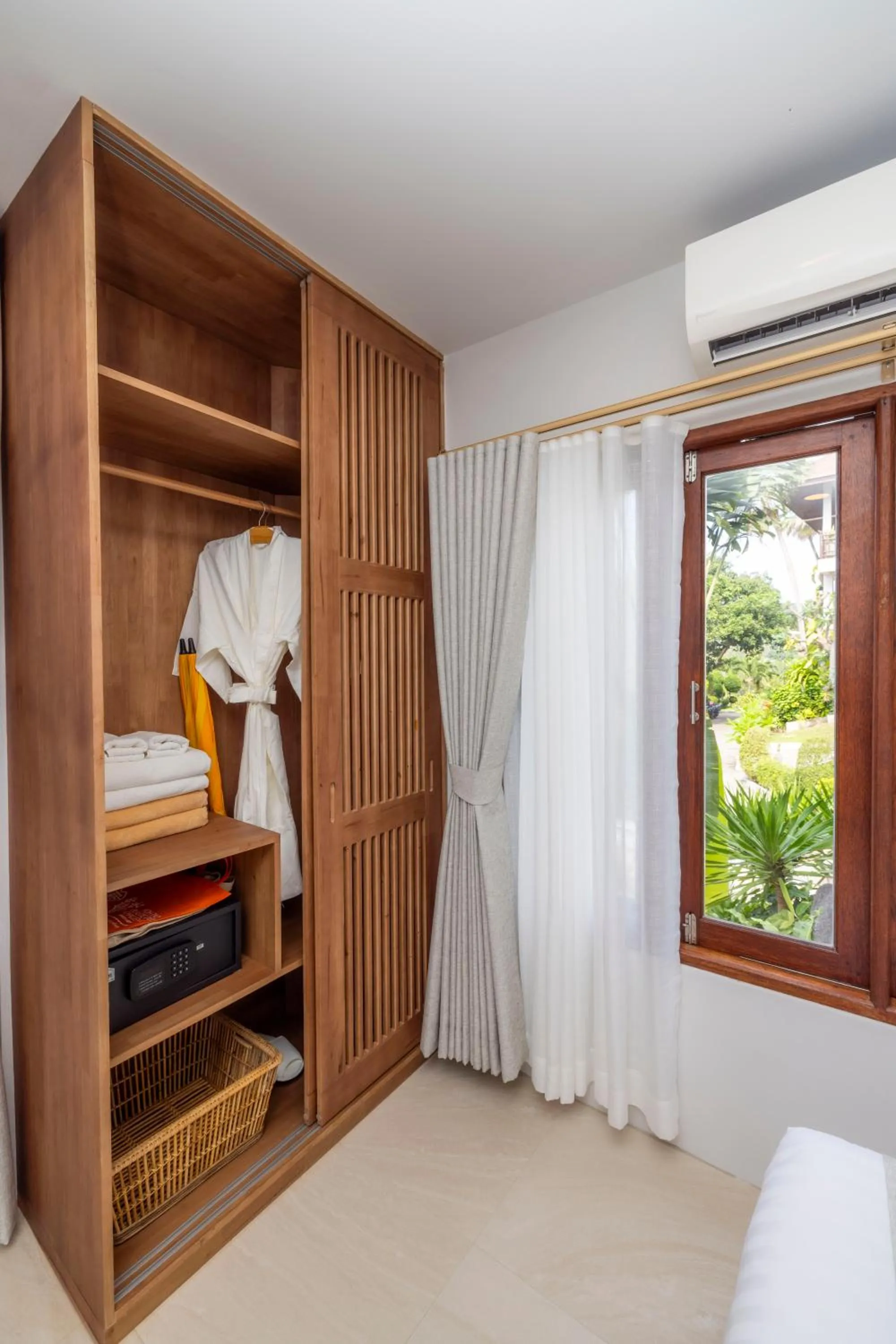 Bed in Ban's Diving Resort