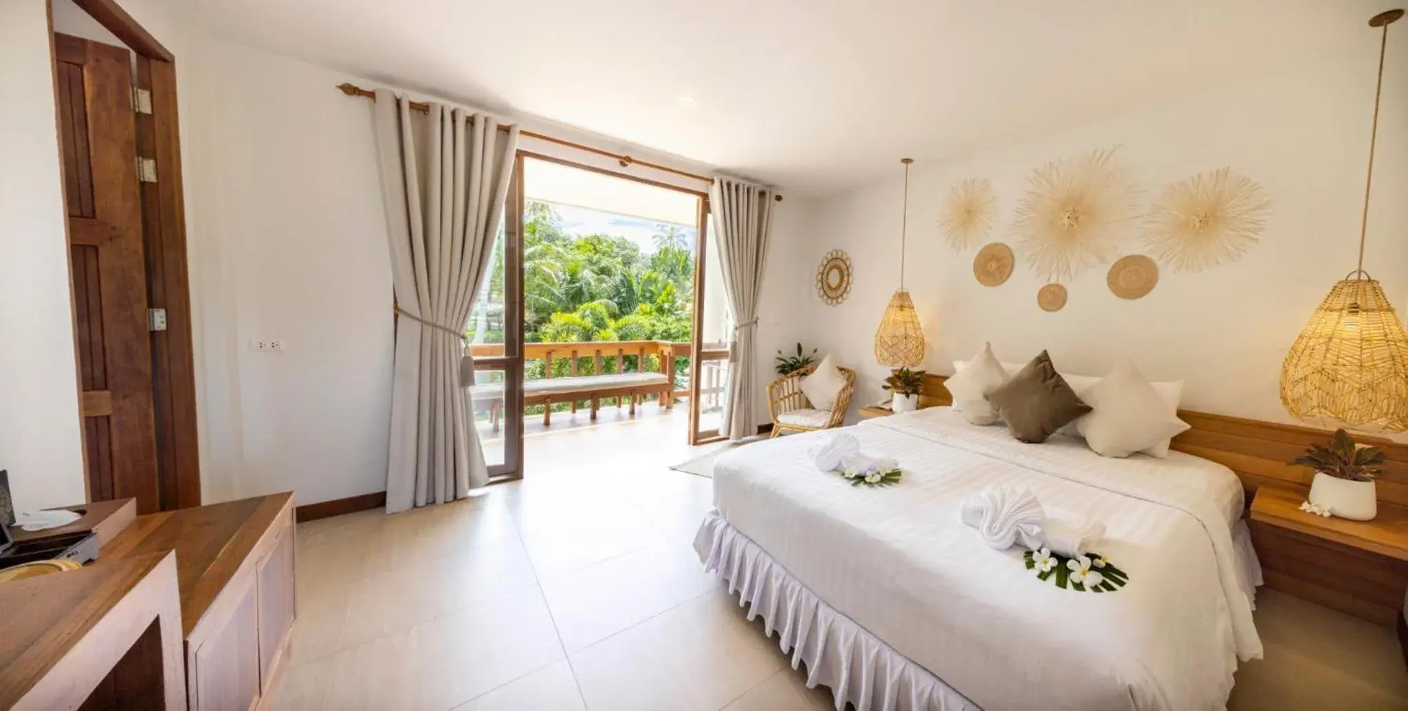 Deluxe Room in Ban's Diving Resort Deluxe Room in Ban's Diving Resort