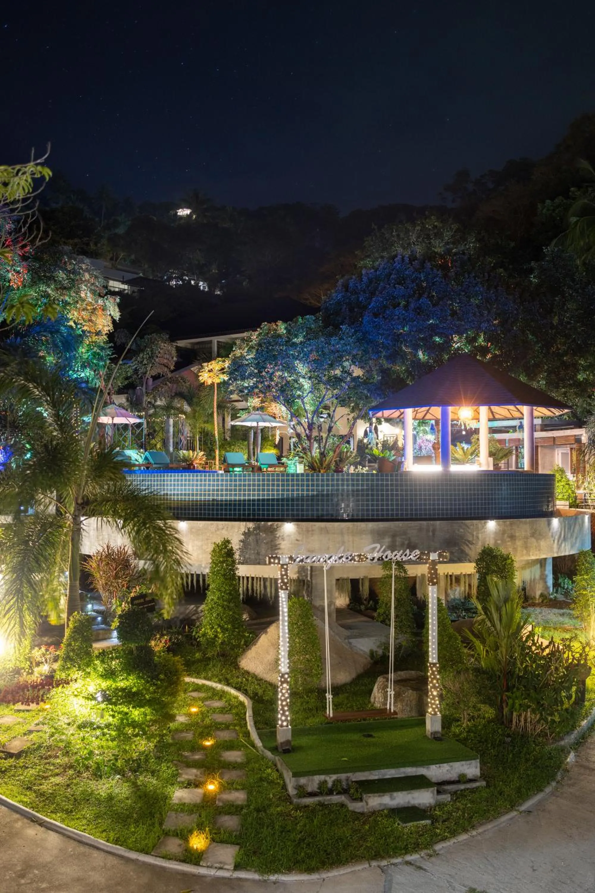 Swimming pool in Ban's Diving Resort