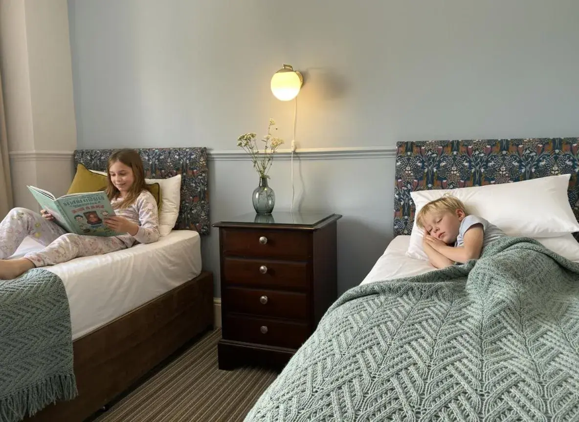 Twin Room en suite in The Emsworth Twin Room en suite in The Emsworth