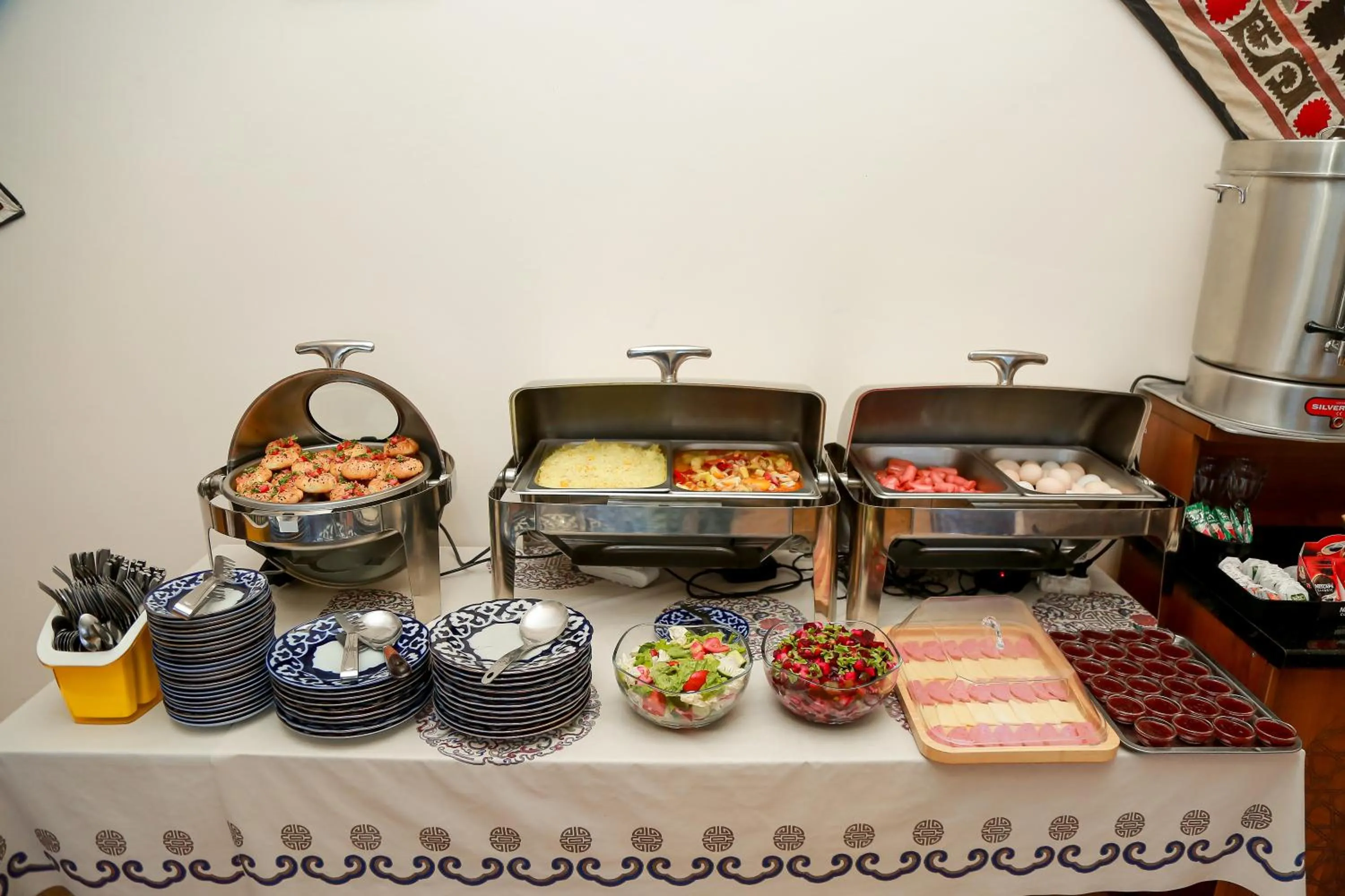 Food and drinks in Hotel RAYHON BOUTIQUE