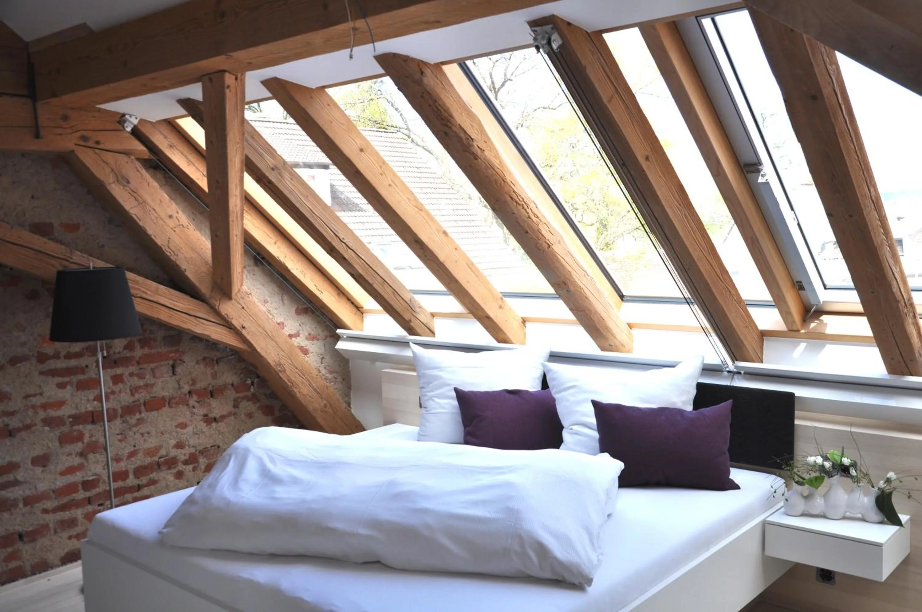 Bed in DIE KRONE - Hotel Garni