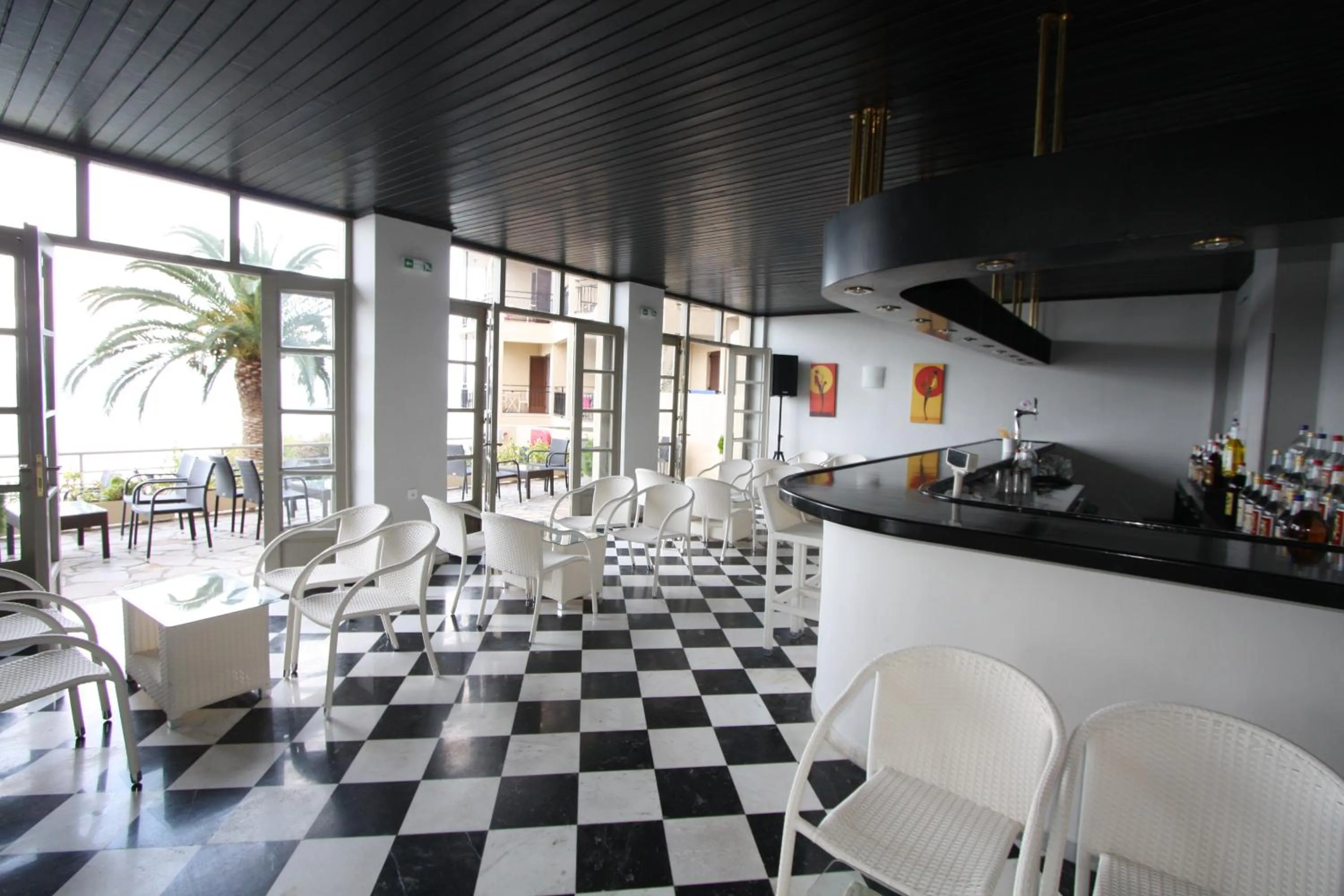 Lounge or bar in Canvas by Mitsis Belvedere