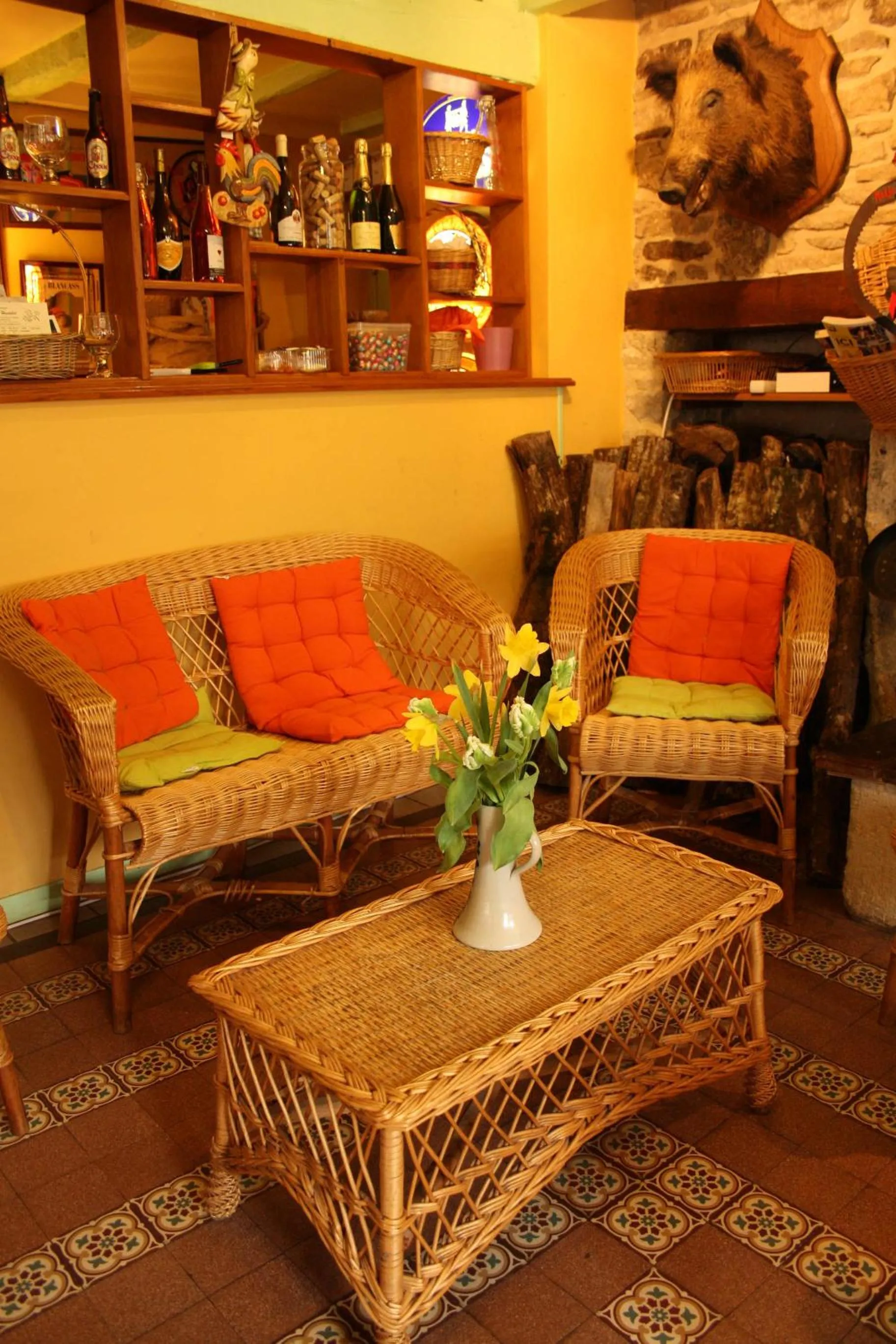 Lounge or bar in Auberge de la Fontaine