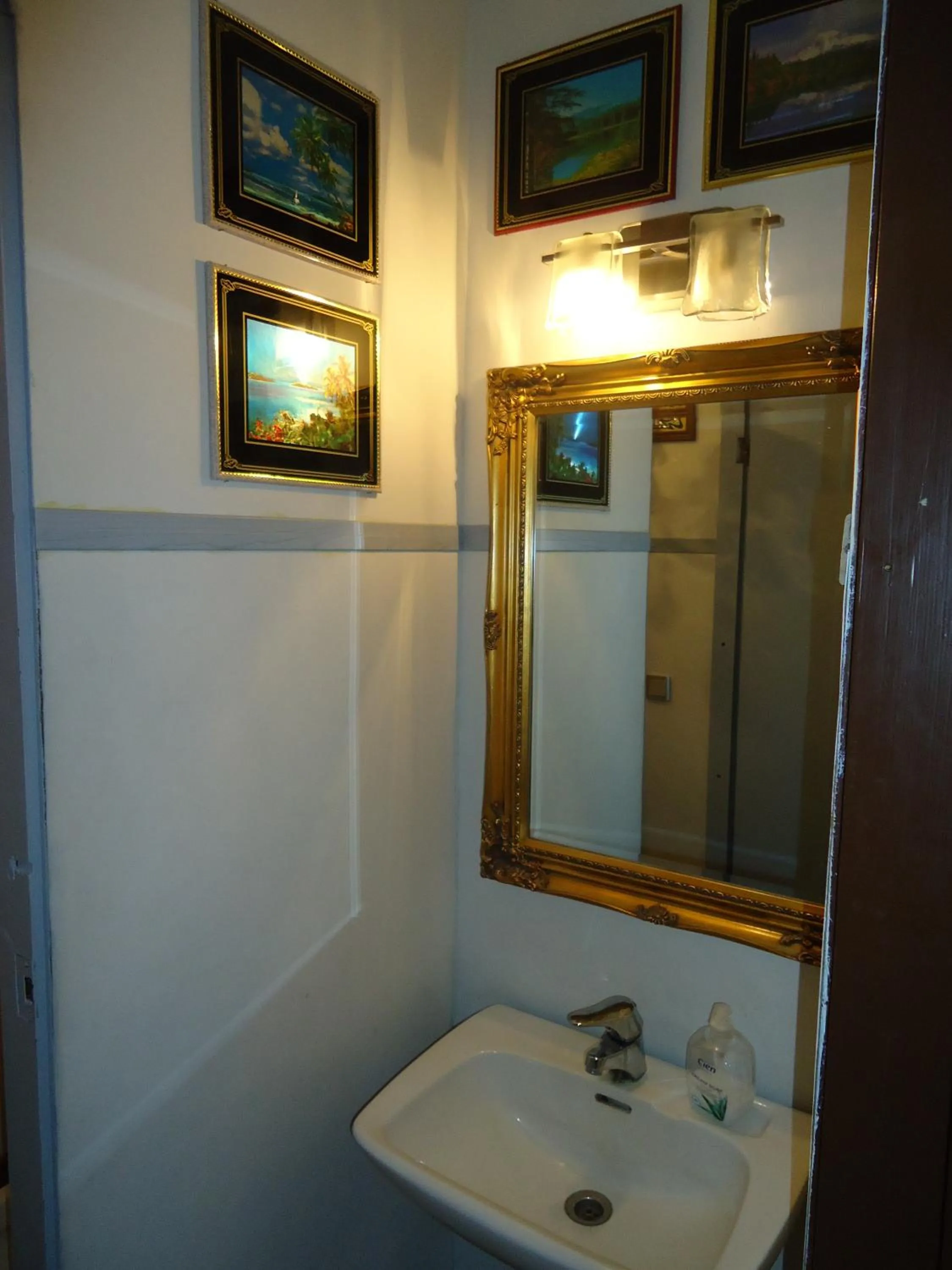 Bathroom in Hotel Lamminpää