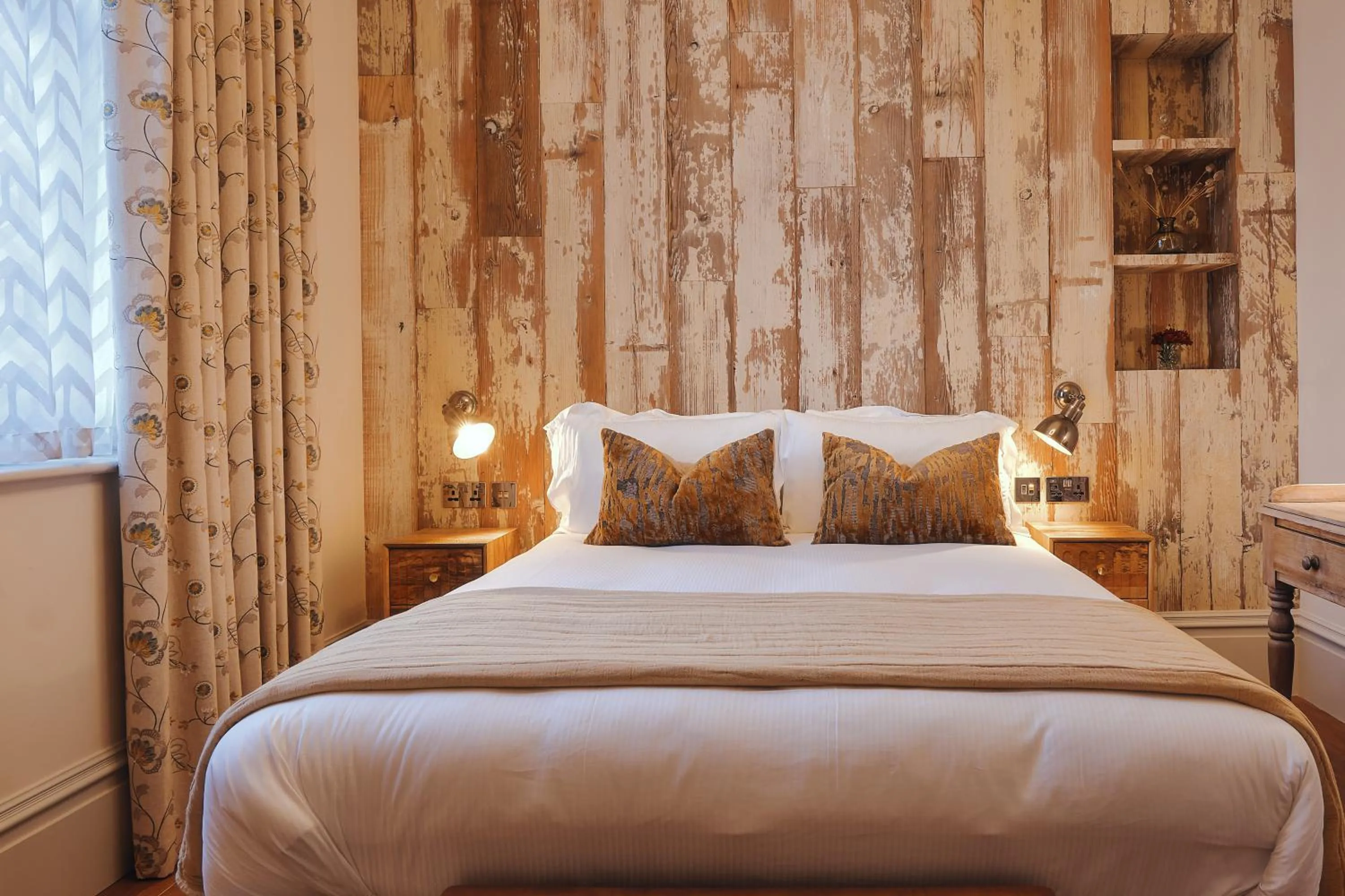 Bed in The Black Lion Pub & Boutique Guesthouse