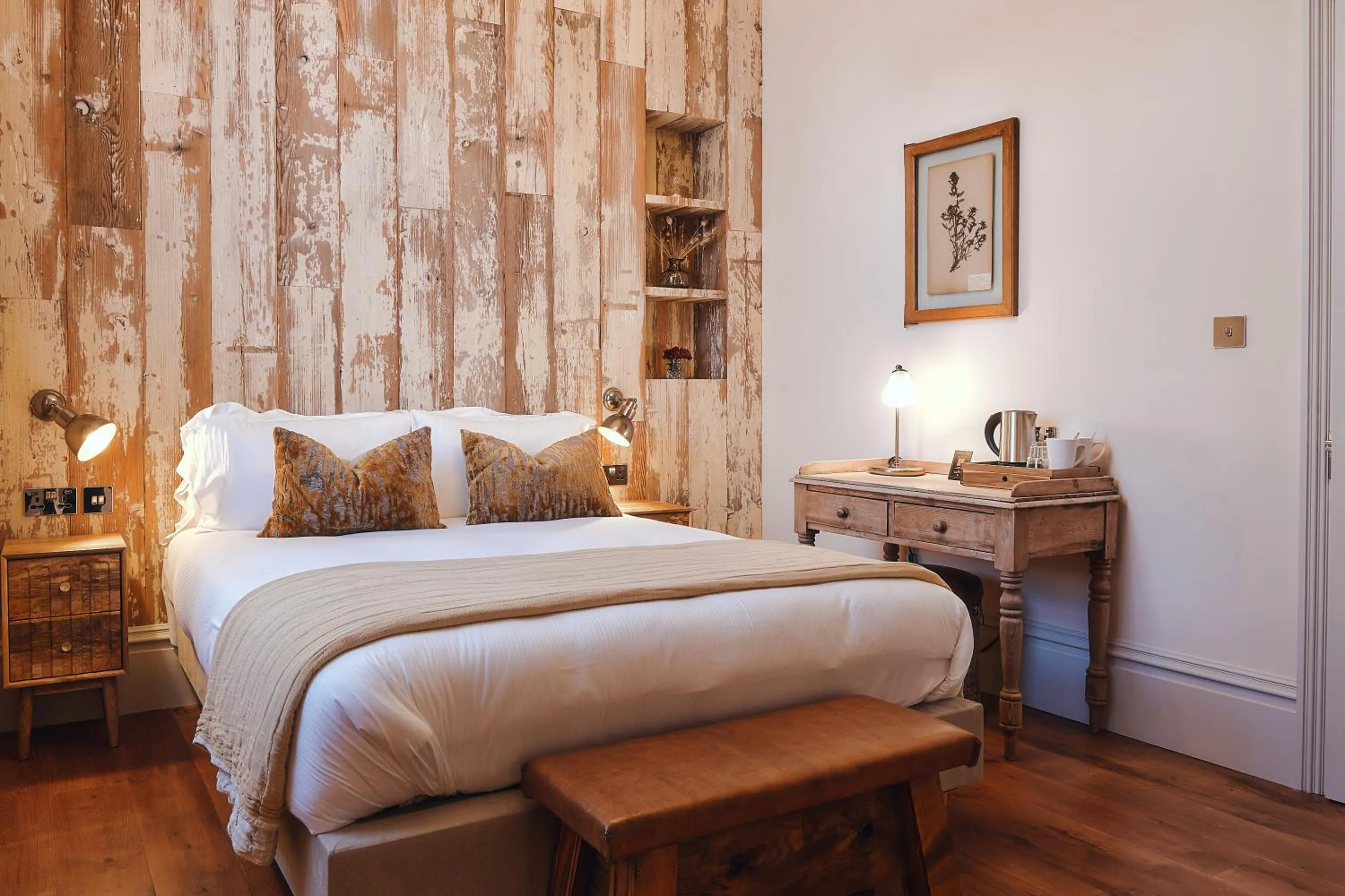 Bed in The Black Lion Pub & Boutique Guesthouse