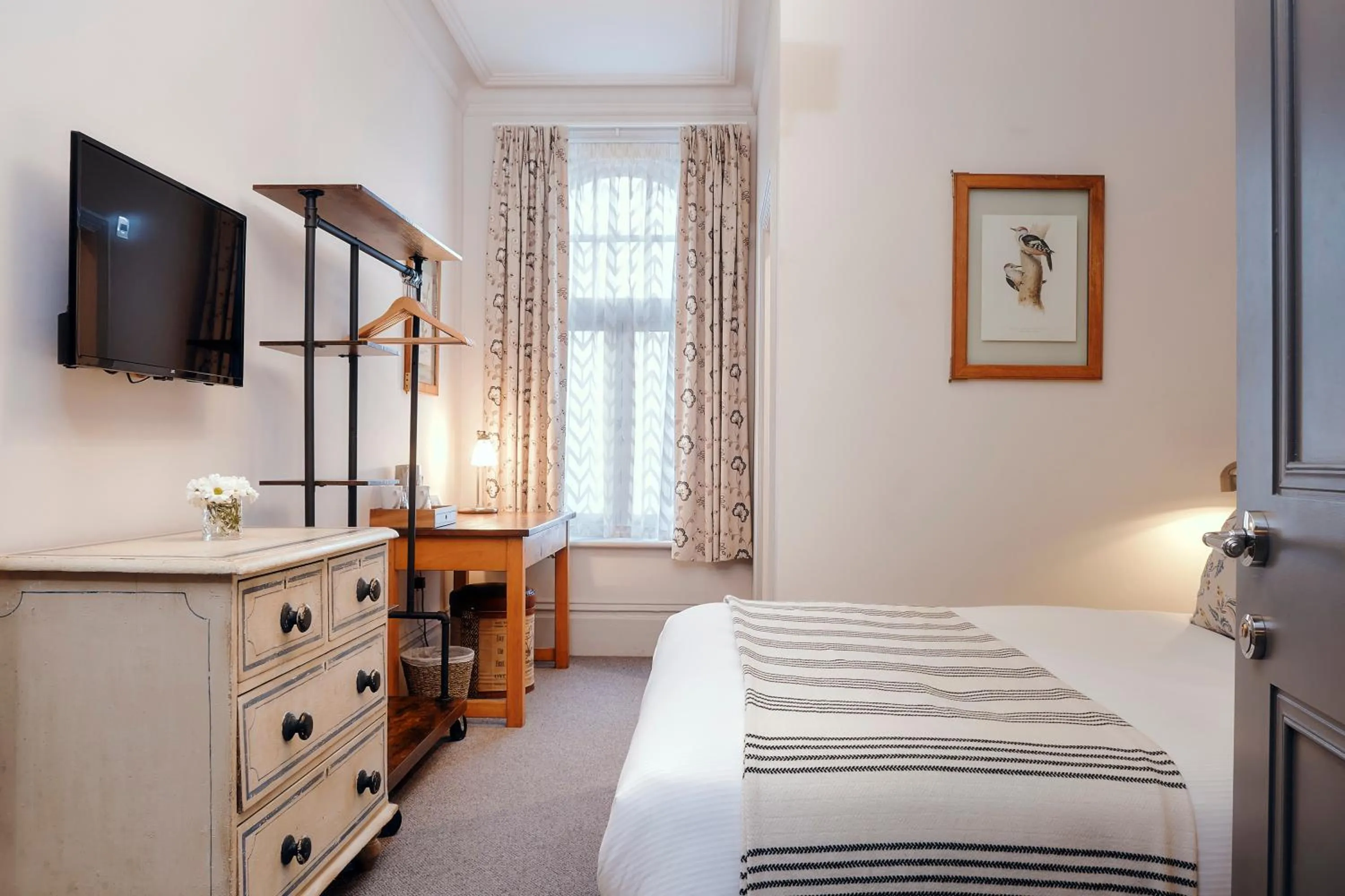 Bed in The Black Lion Pub & Boutique Guesthouse