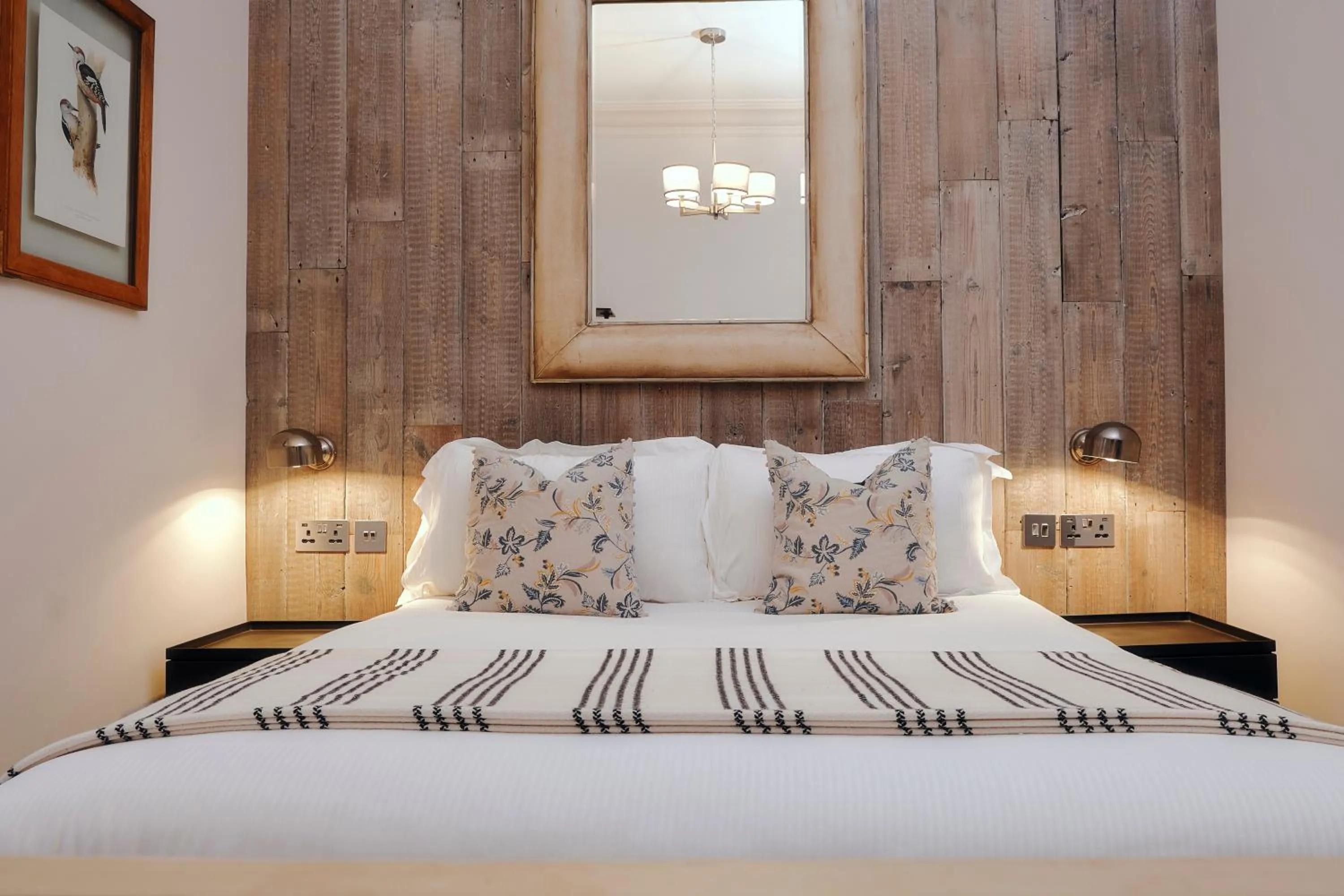 Bed in The Black Lion Pub & Boutique Guesthouse