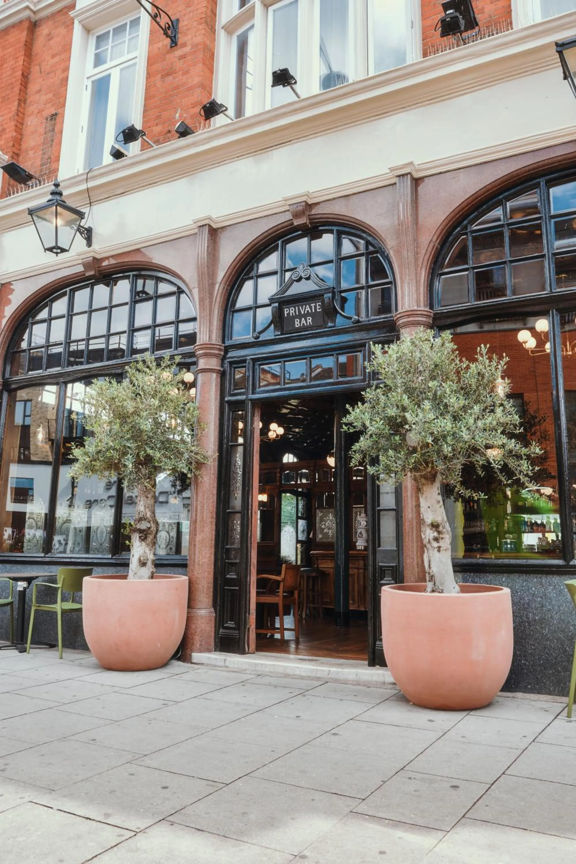 Property building in The Black Lion Pub & Boutique Guesthouse