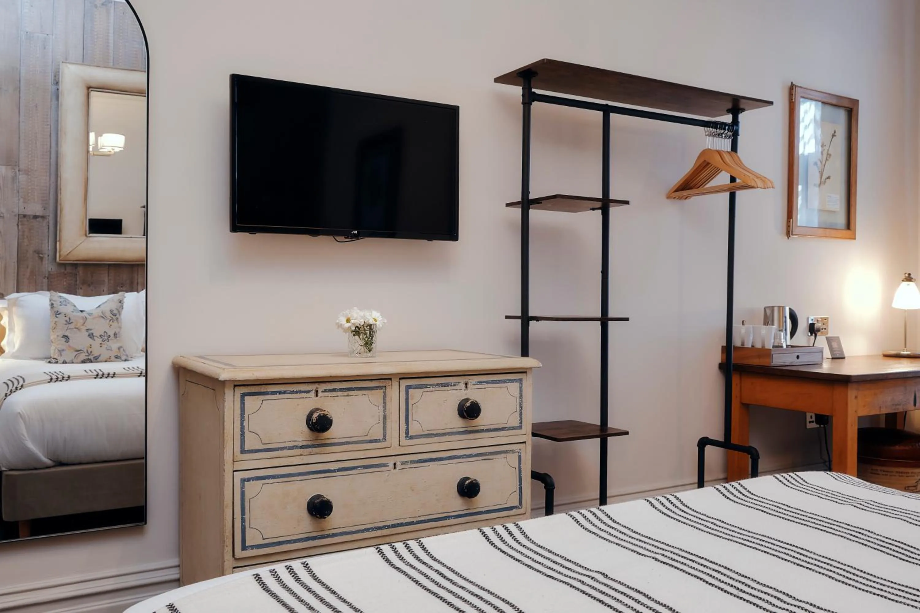 Bed in The Black Lion Pub & Boutique Guesthouse