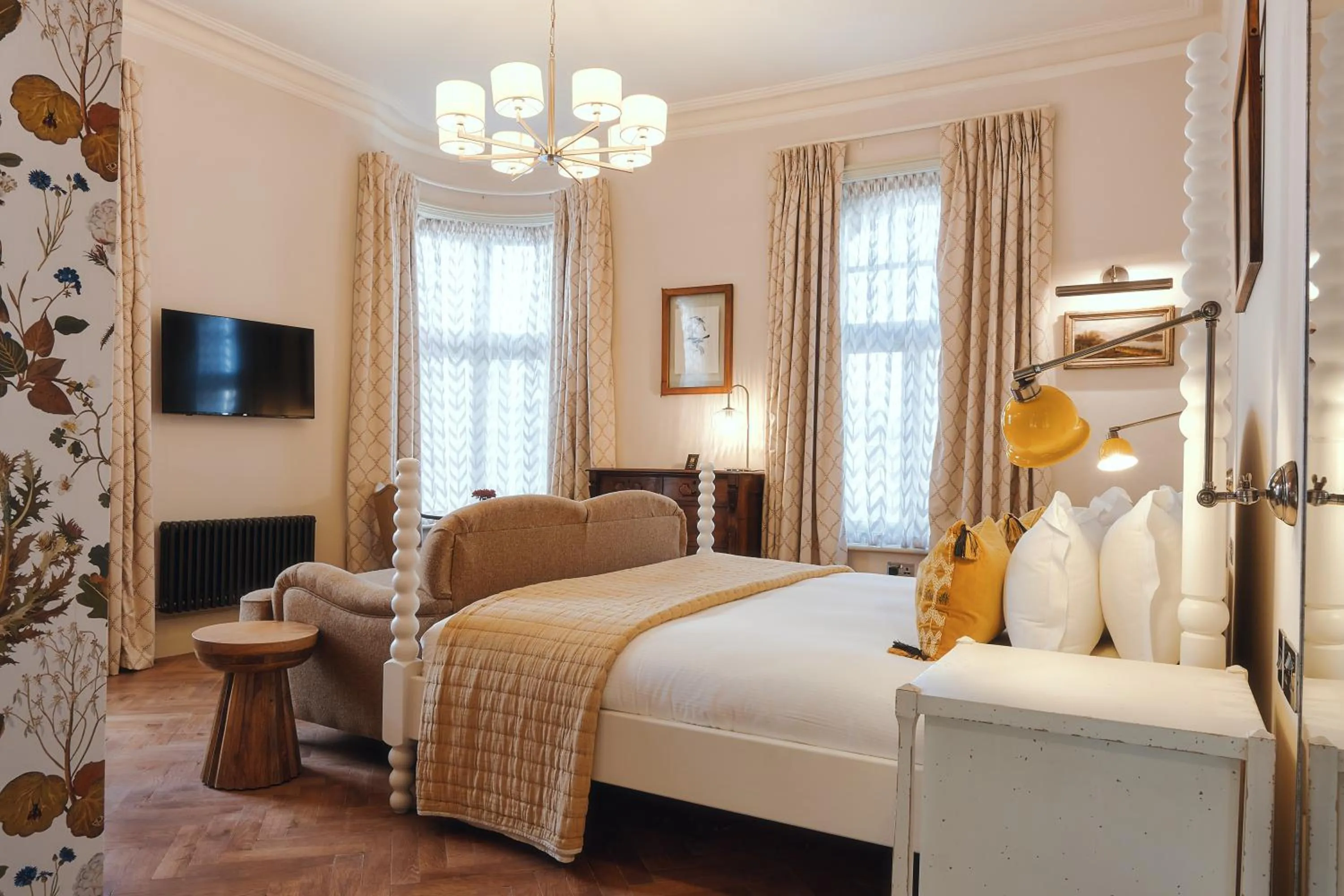 Bed in The Black Lion Pub & Boutique Guesthouse